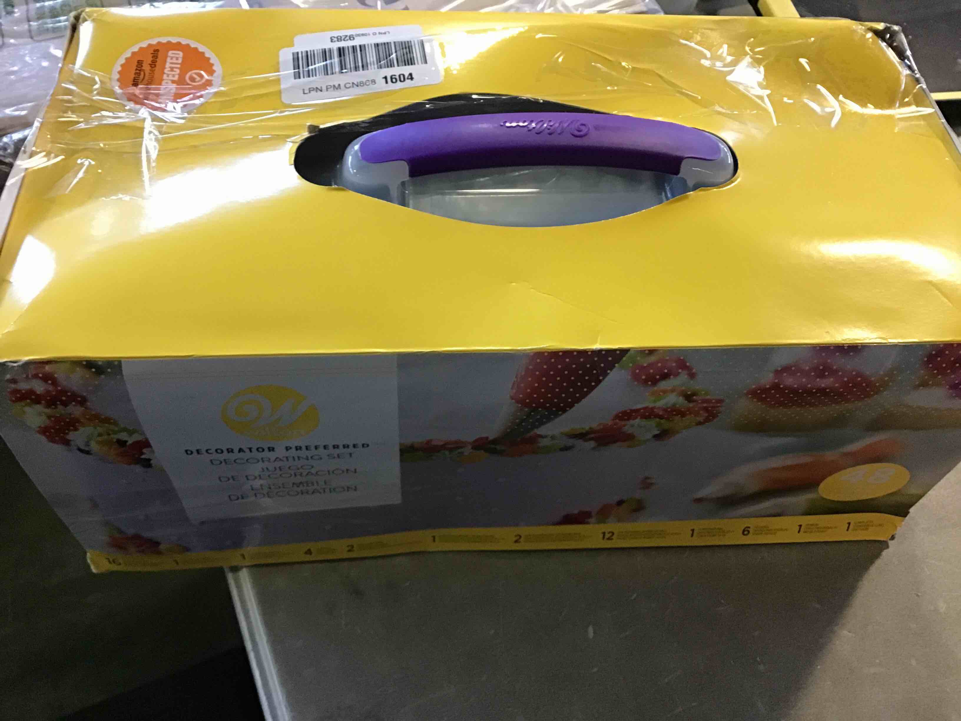 https://s3.amazonaws.com/lotting-images-prod/bidfta/RED5606062_1701350278707.jpeg