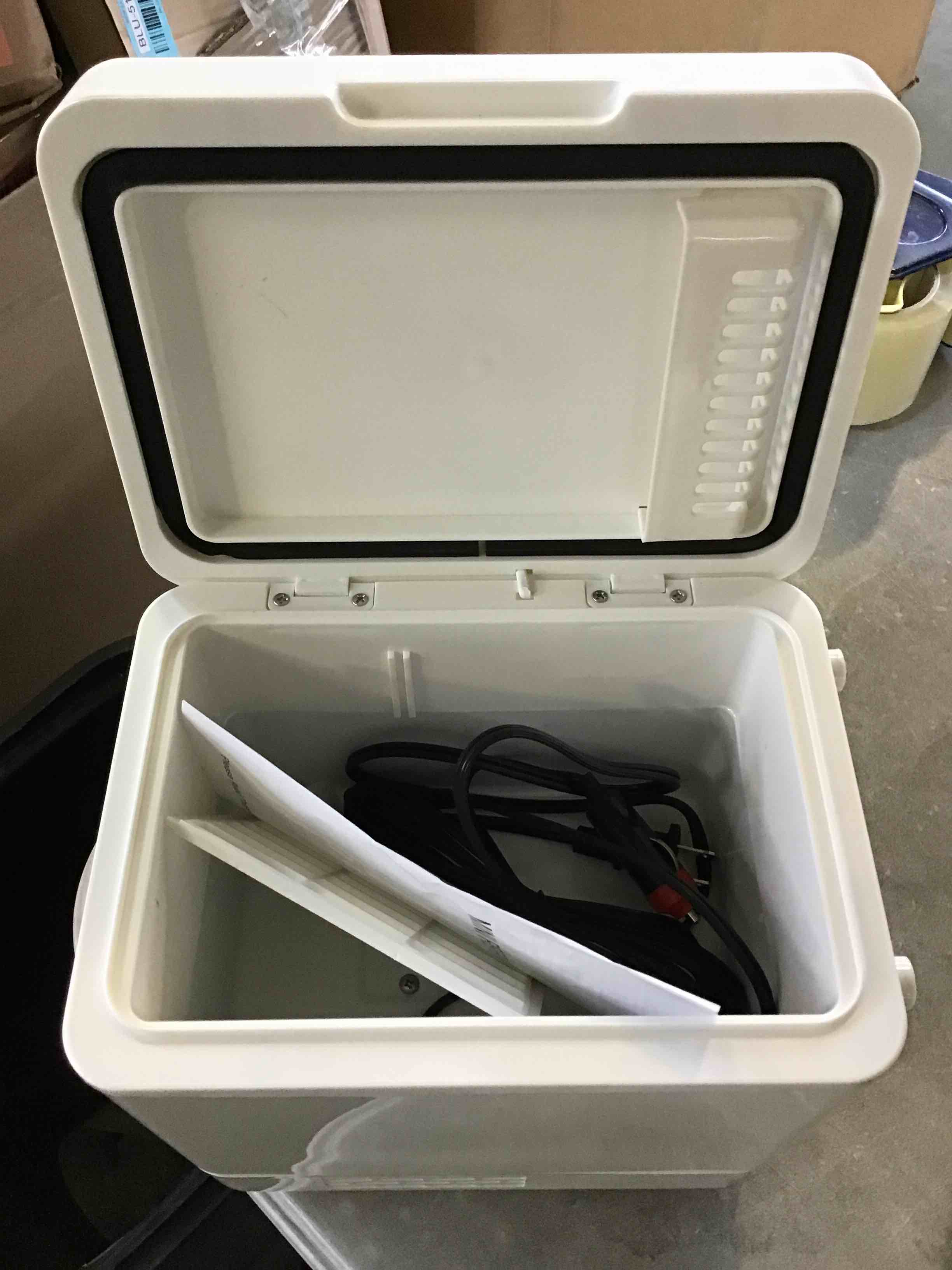 https://s3.amazonaws.com/lotting-images-prod/bidfta/RED5606142_1701360662614.jpeg