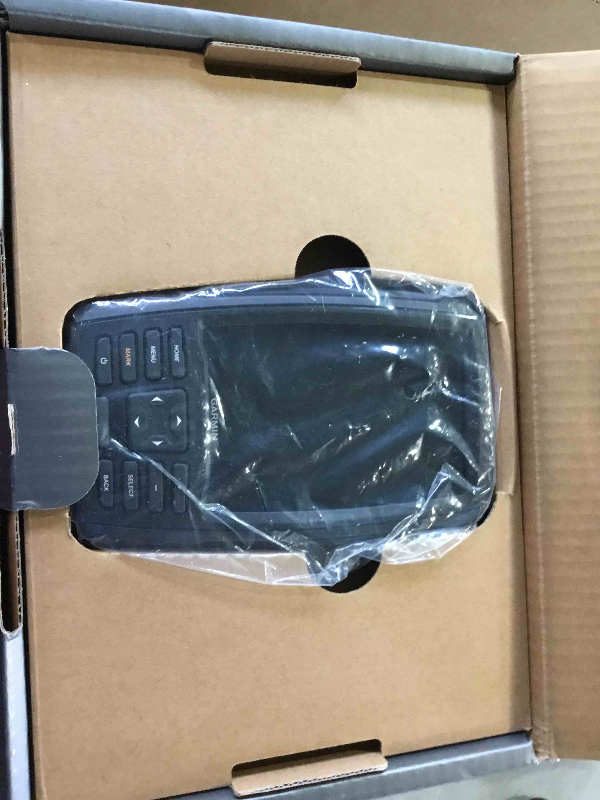https://s3.amazonaws.com/lotting-images-prod/bidfta/RED5606276_1701701030698.jpeg