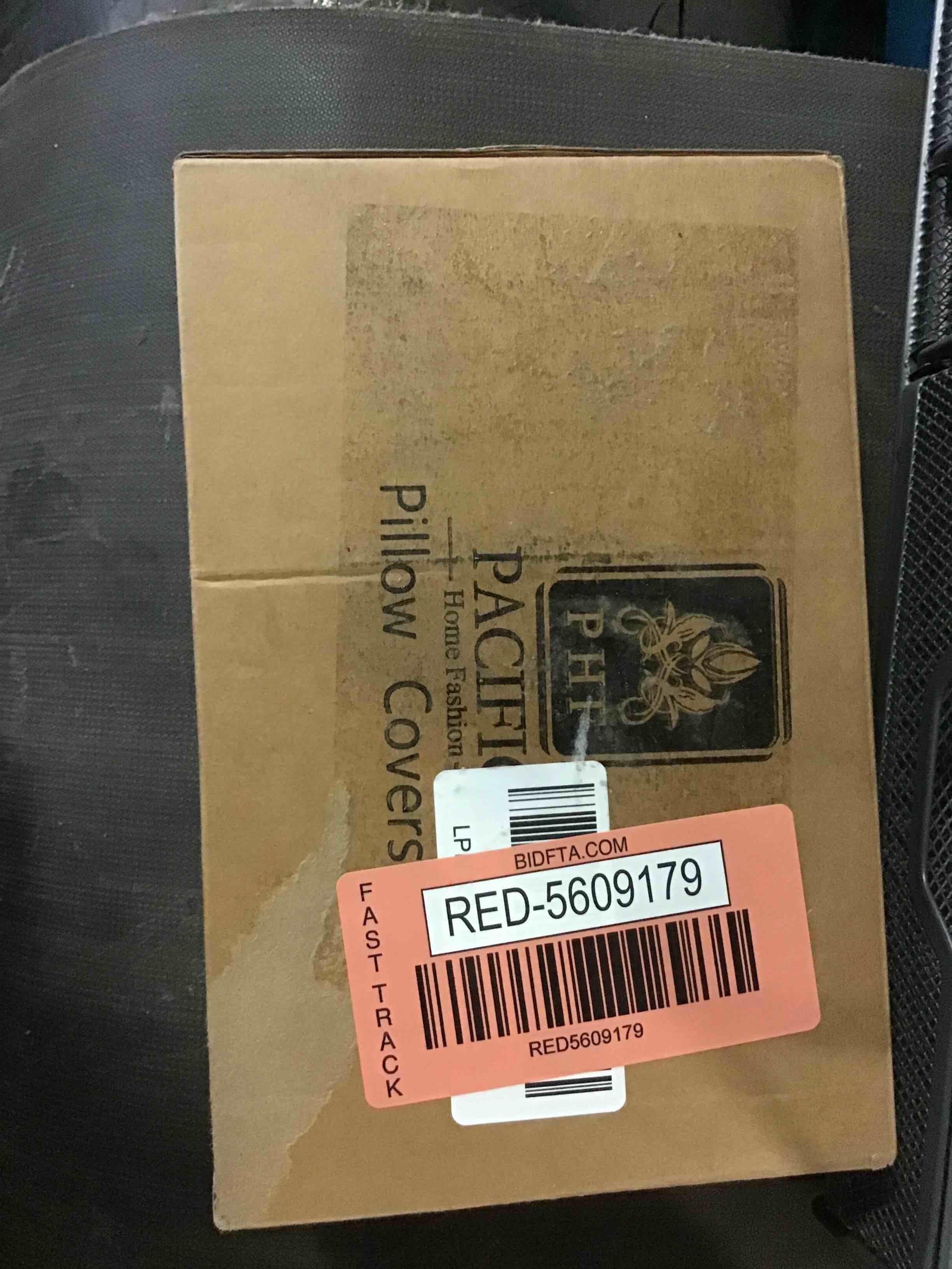 https://s3.amazonaws.com/lotting-images-prod/bidfta/RED5609179_1701187618031.jpeg