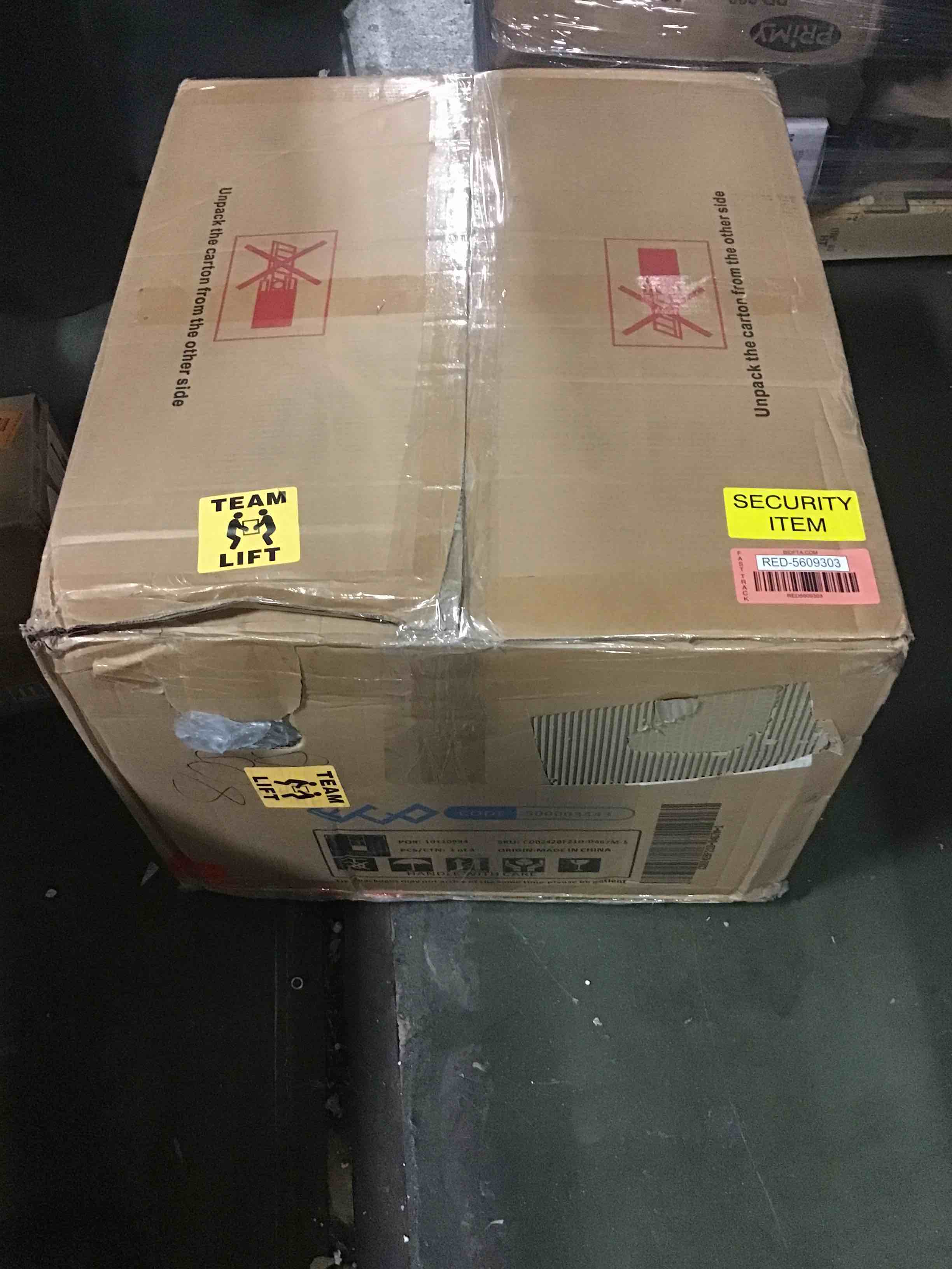 https://s3.amazonaws.com/lotting-images-prod/bidfta/RED5609303_1701259766613.jpeg