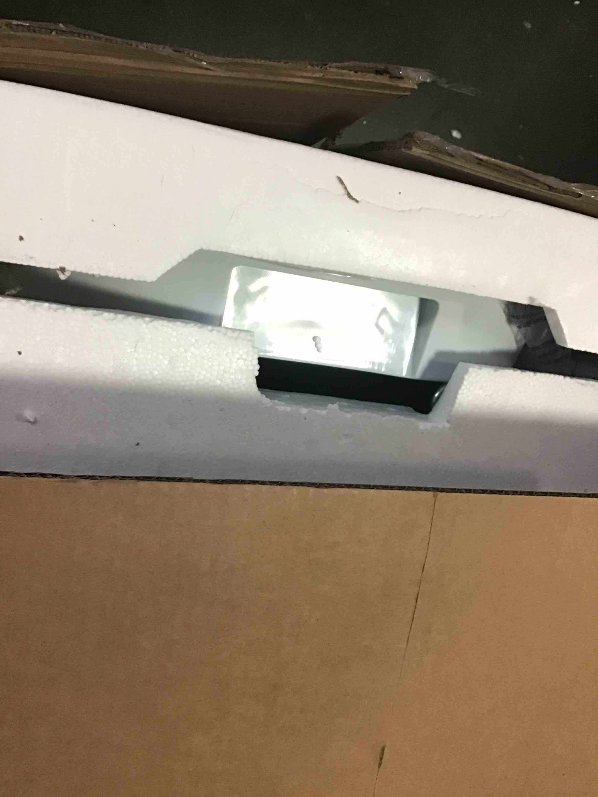 https://s3.amazonaws.com/lotting-images-prod/bidfta/RED5609399_1701287366522.jpeg