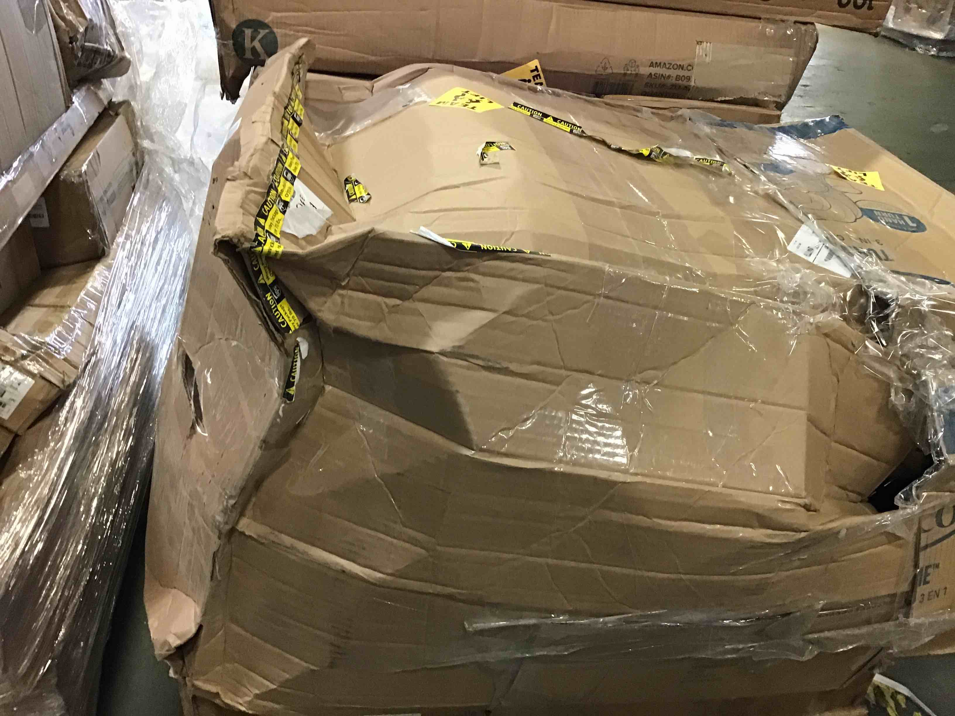 https://s3.amazonaws.com/lotting-images-prod/bidfta/RED5612083_1697028251949.jpeg