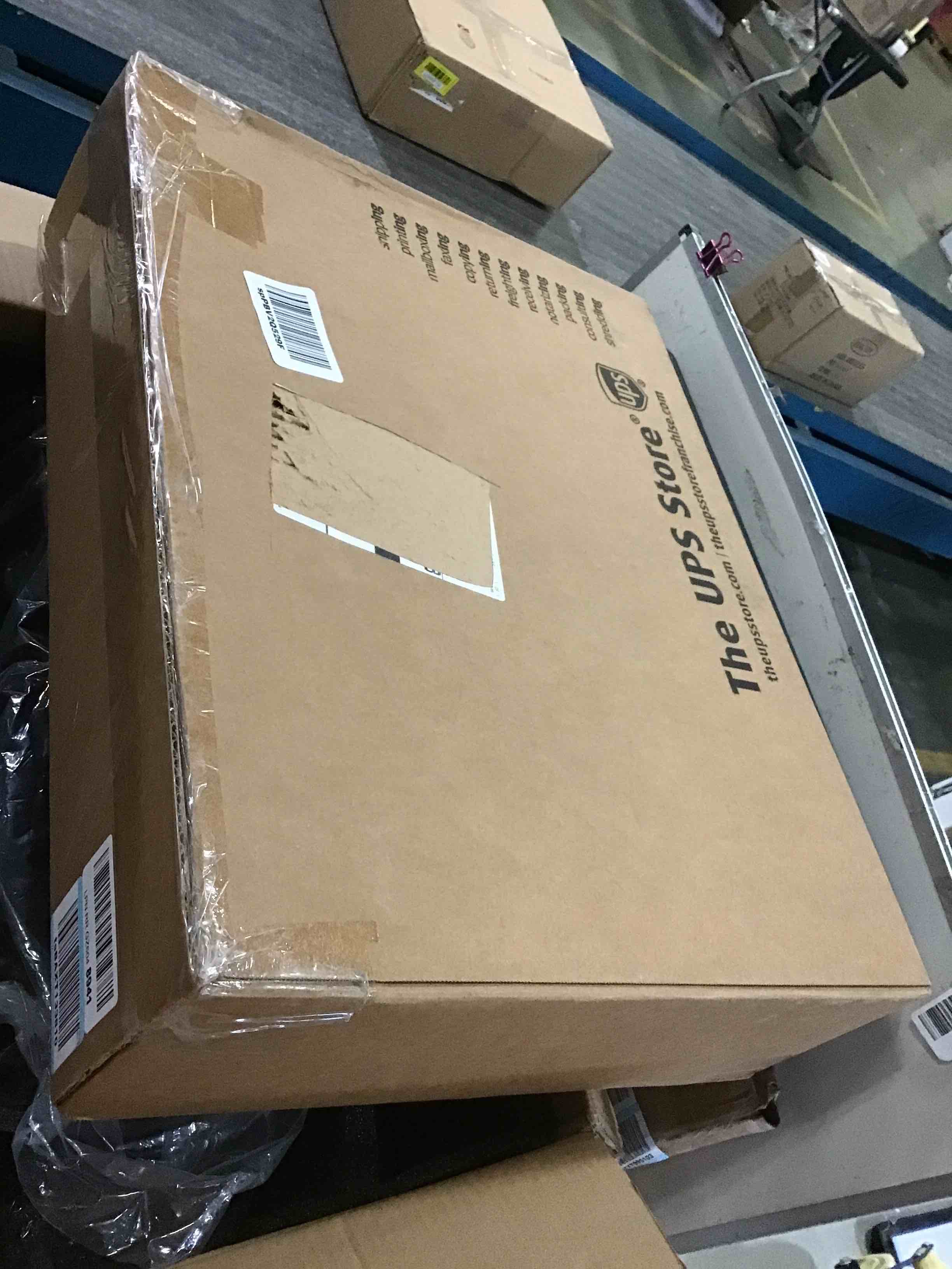 https://s3.amazonaws.com/lotting-images-prod/bidfta/RED5612287_1697132484157.jpeg