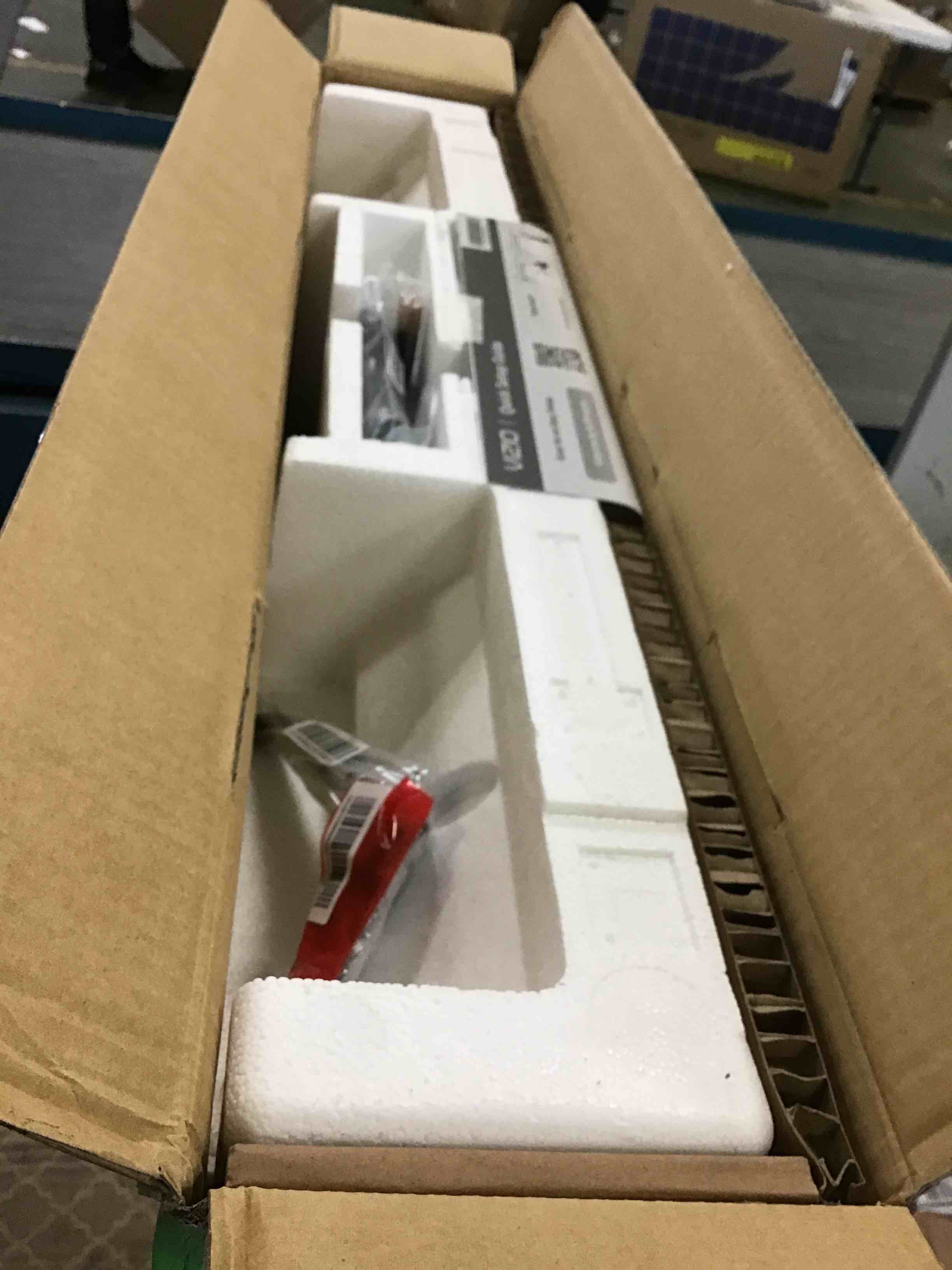 https://s3.amazonaws.com/lotting-images-prod/bidfta/RED5612305_1697134642429.jpeg