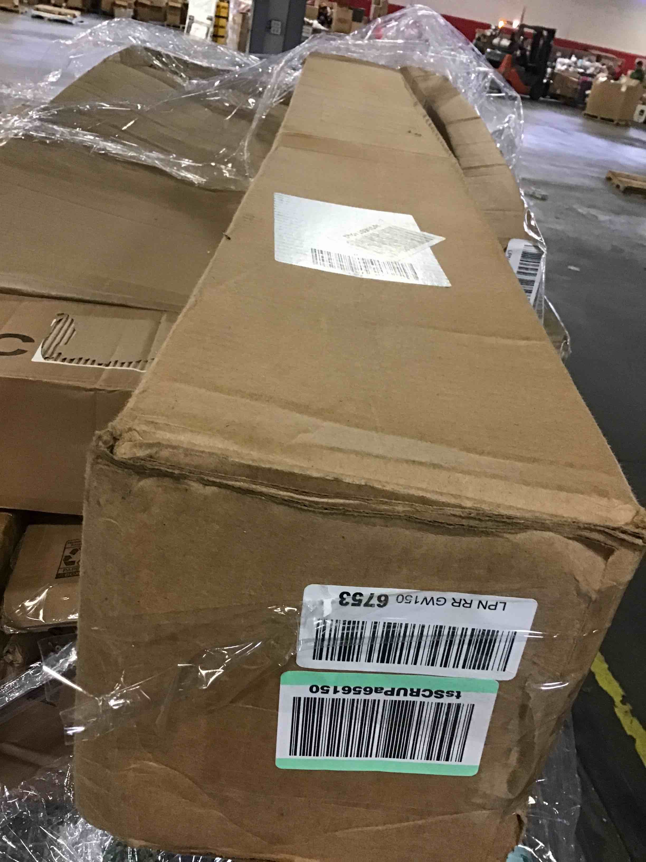 https://s3.amazonaws.com/lotting-images-prod/bidfta/RED5612694_1697546723625.jpeg