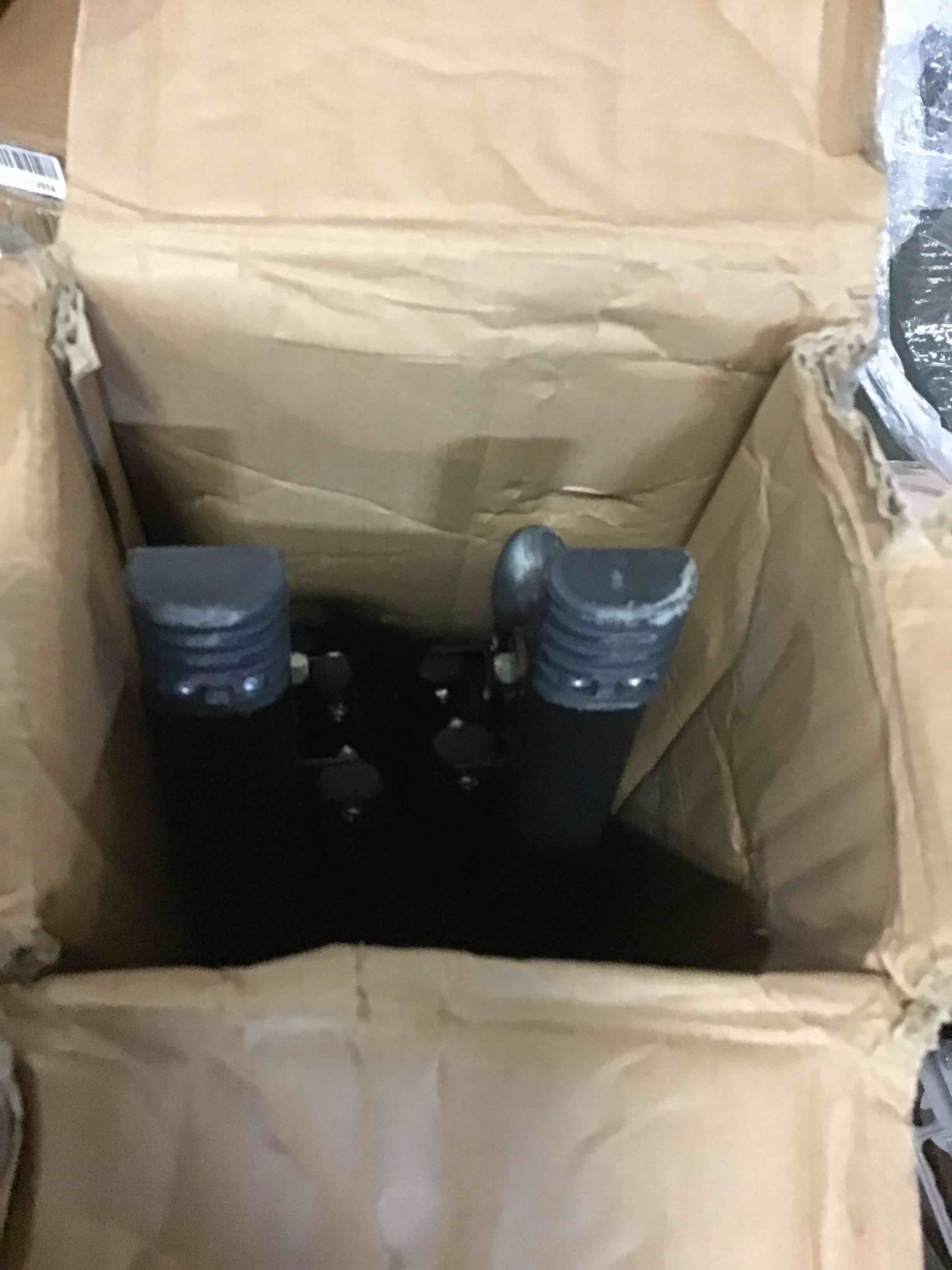 https://s3.amazonaws.com/lotting-images-prod/bidfta/RED5612716_1697548900927.jpeg