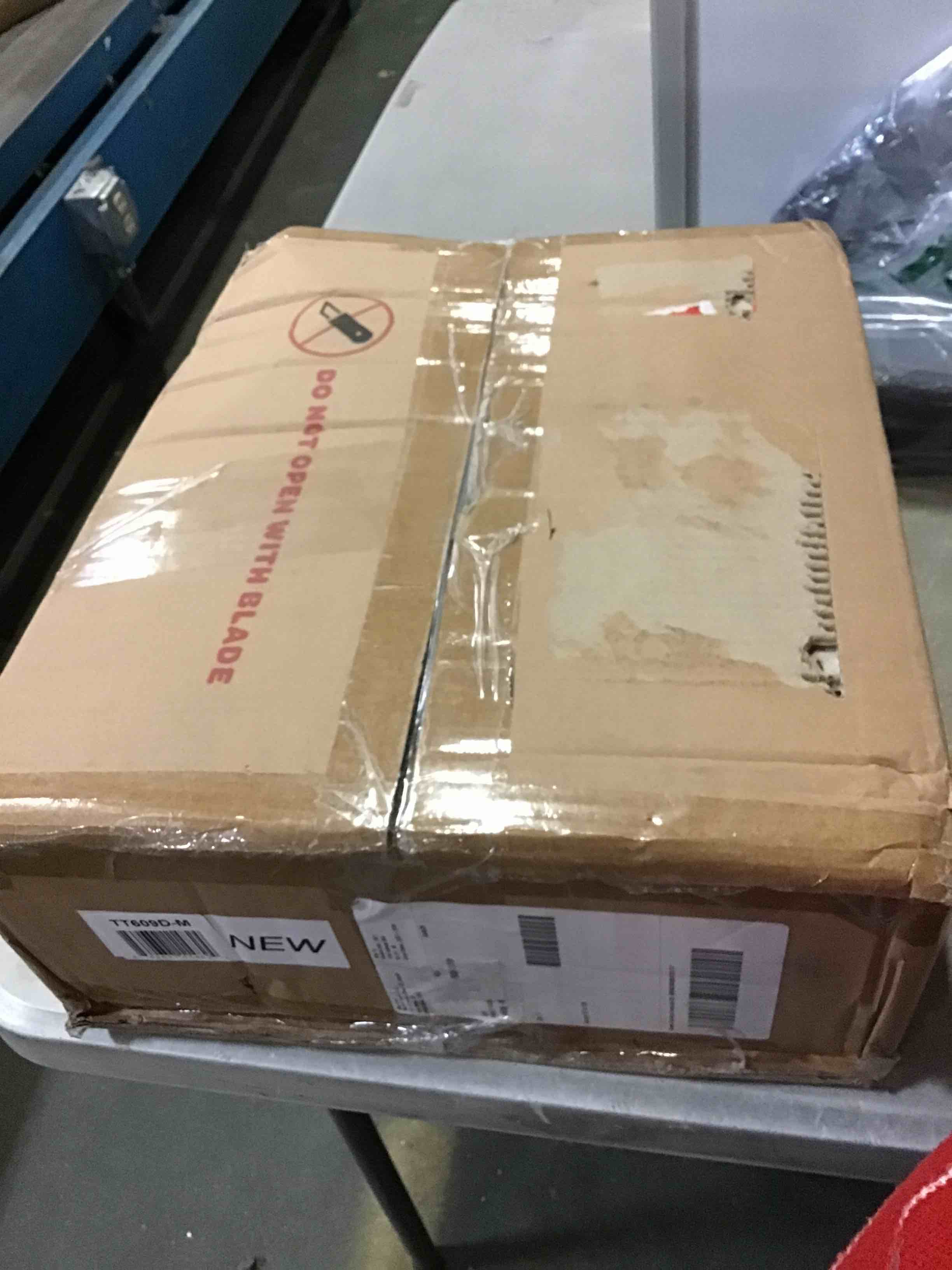 https://s3.amazonaws.com/lotting-images-prod/bidfta/RED5612918_1697634236548.jpeg