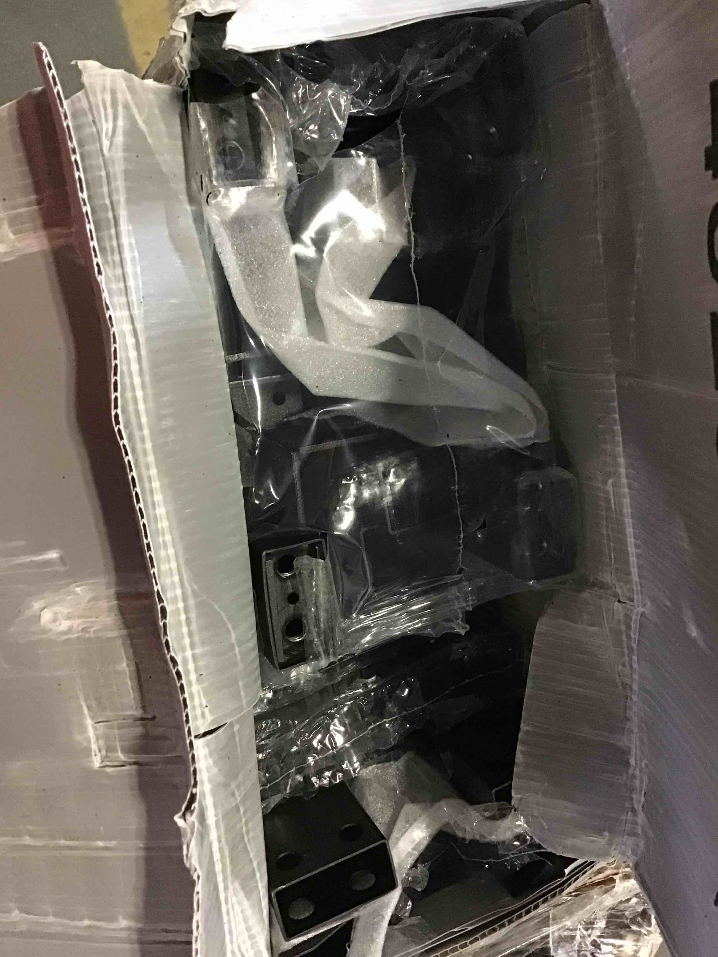https://s3.amazonaws.com/lotting-images-prod/bidfta/RED5613004_1697645399381.jpeg