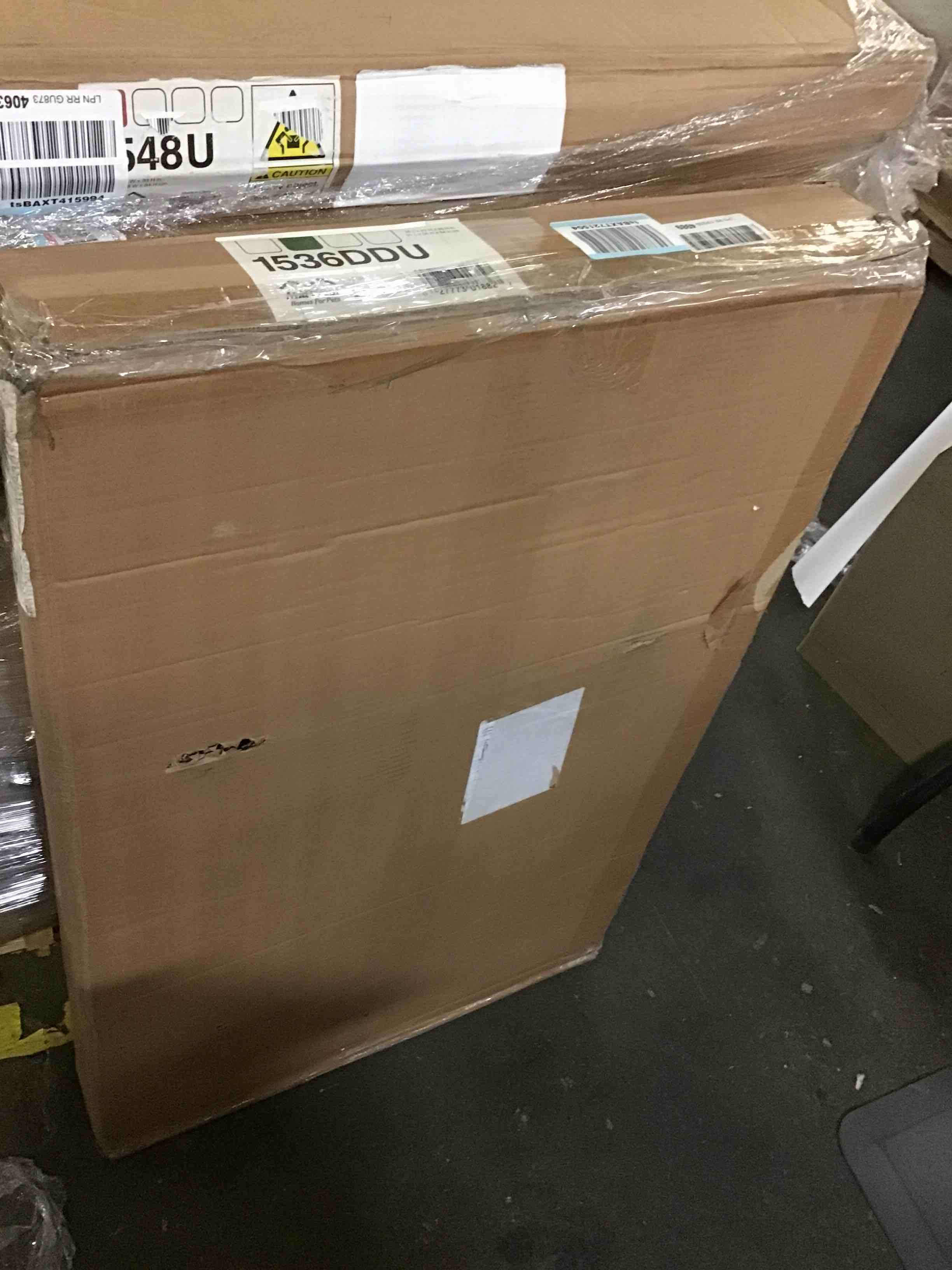 https://s3.amazonaws.com/lotting-images-prod/bidfta/RED5613292_1697744643733.jpeg
