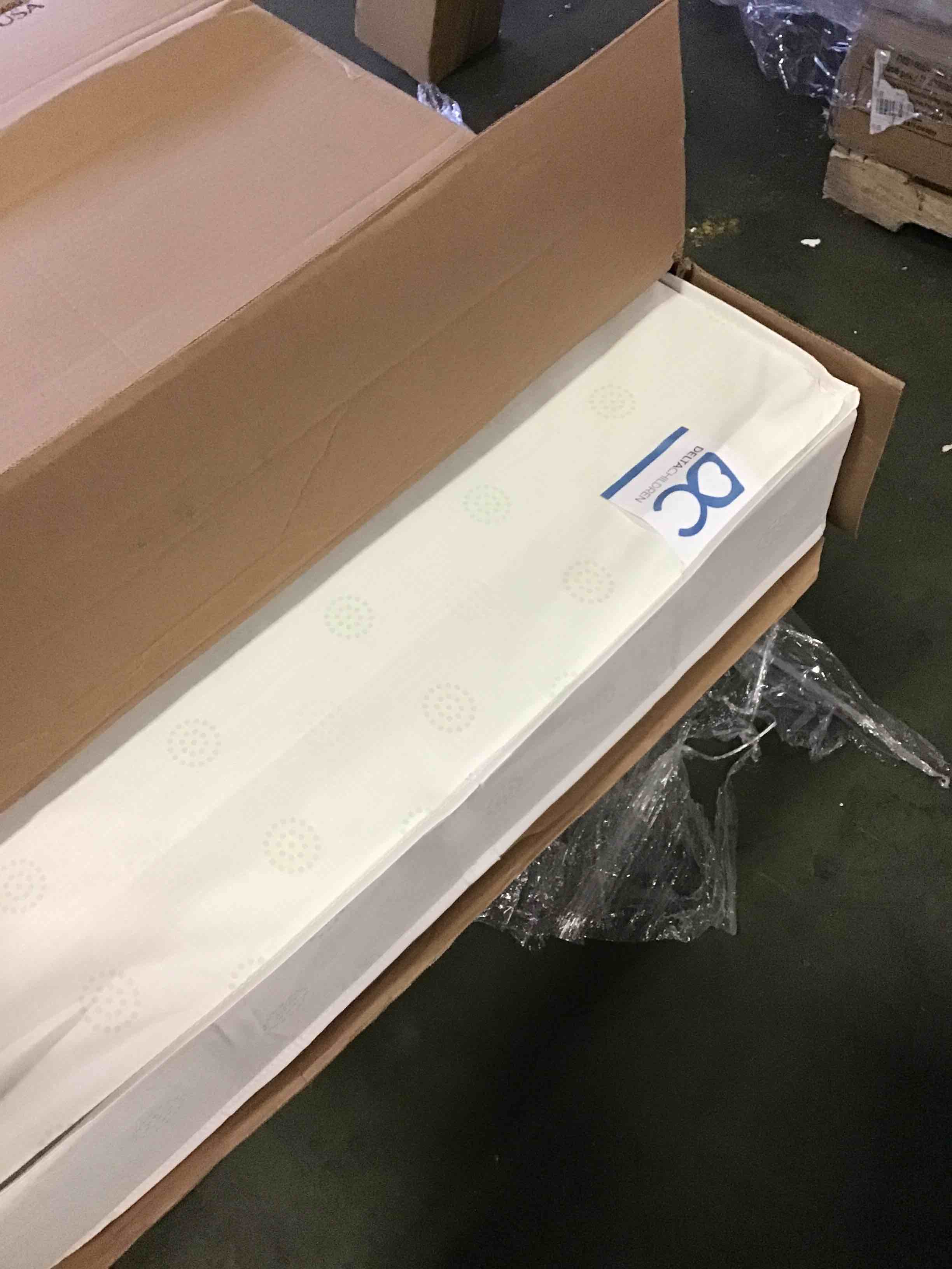 https://s3.amazonaws.com/lotting-images-prod/bidfta/RED5613884_1697028777908.jpeg