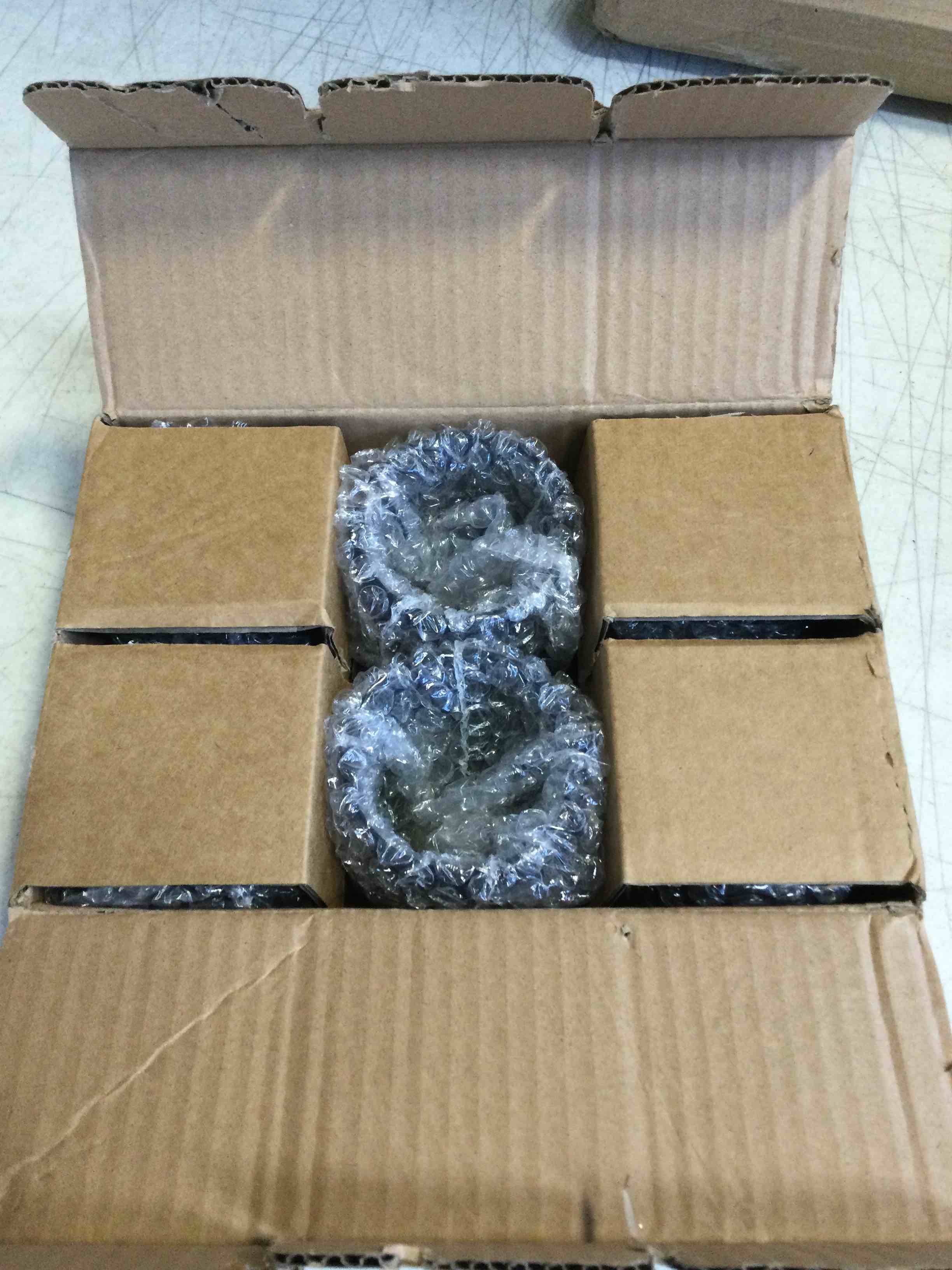 https://s3.amazonaws.com/lotting-images-prod/bidfta/RED5614497_1697641203546.jpeg