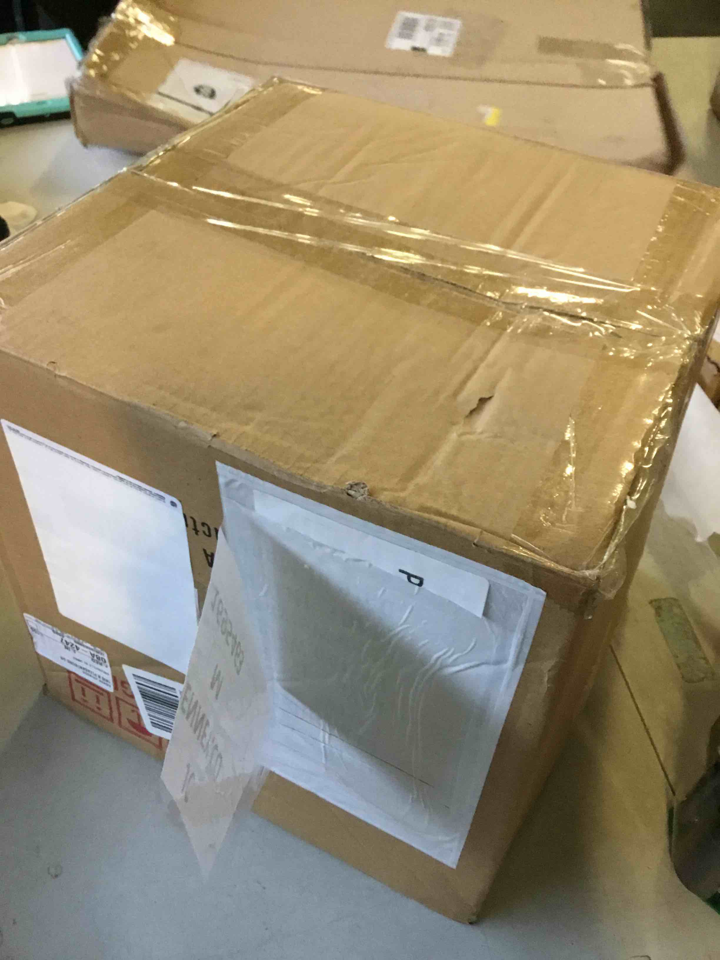 https://s3.amazonaws.com/lotting-images-prod/bidfta/RED5615613_1697028967030.jpeg
