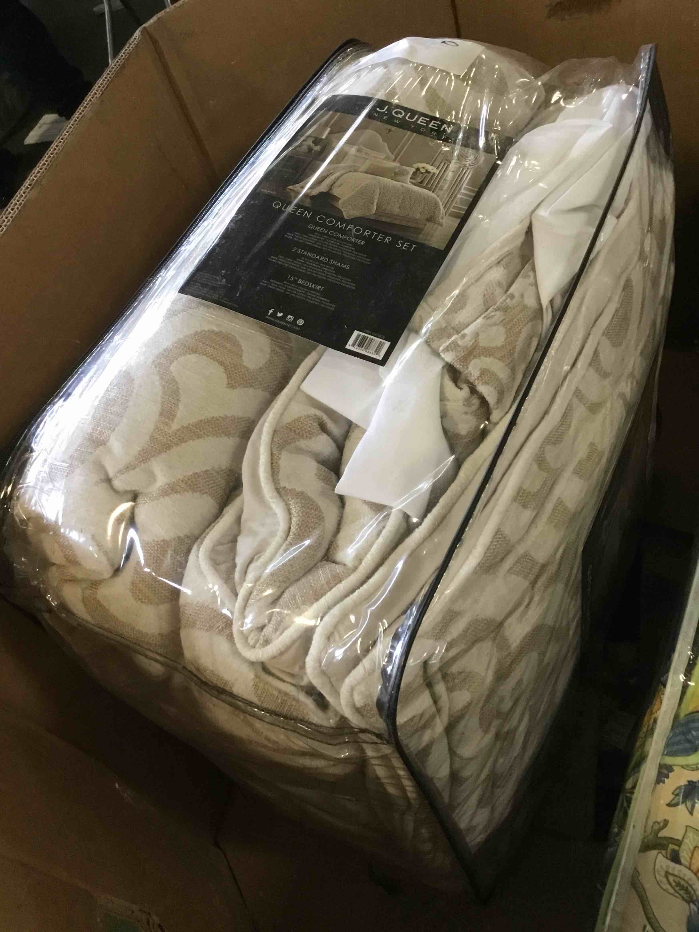 https://s3.amazonaws.com/lotting-images-prod/bidfta/RED5615686_1697044317561.jpeg