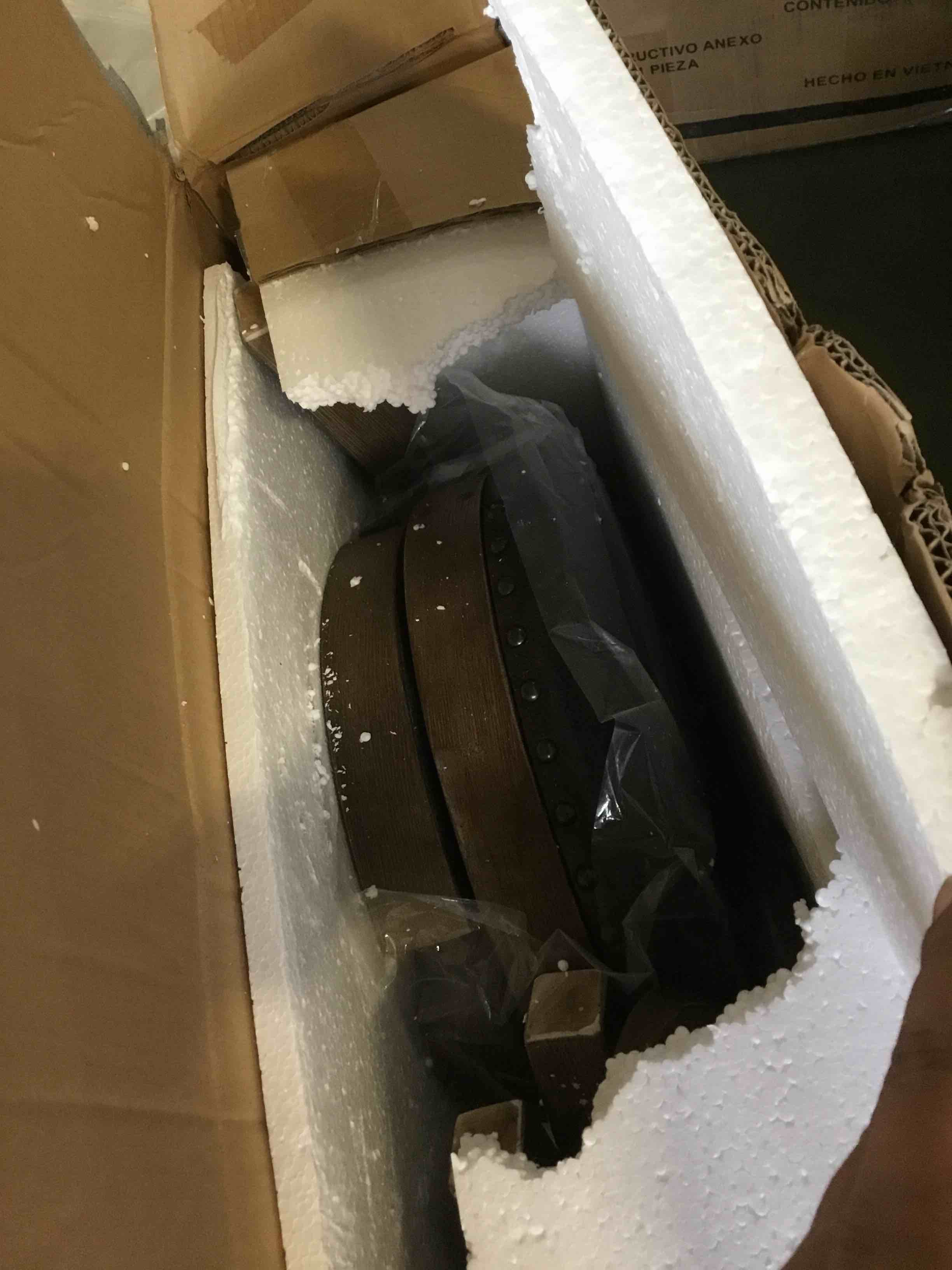 https://s3.amazonaws.com/lotting-images-prod/bidfta/RED5615706_1697052108638.jpeg