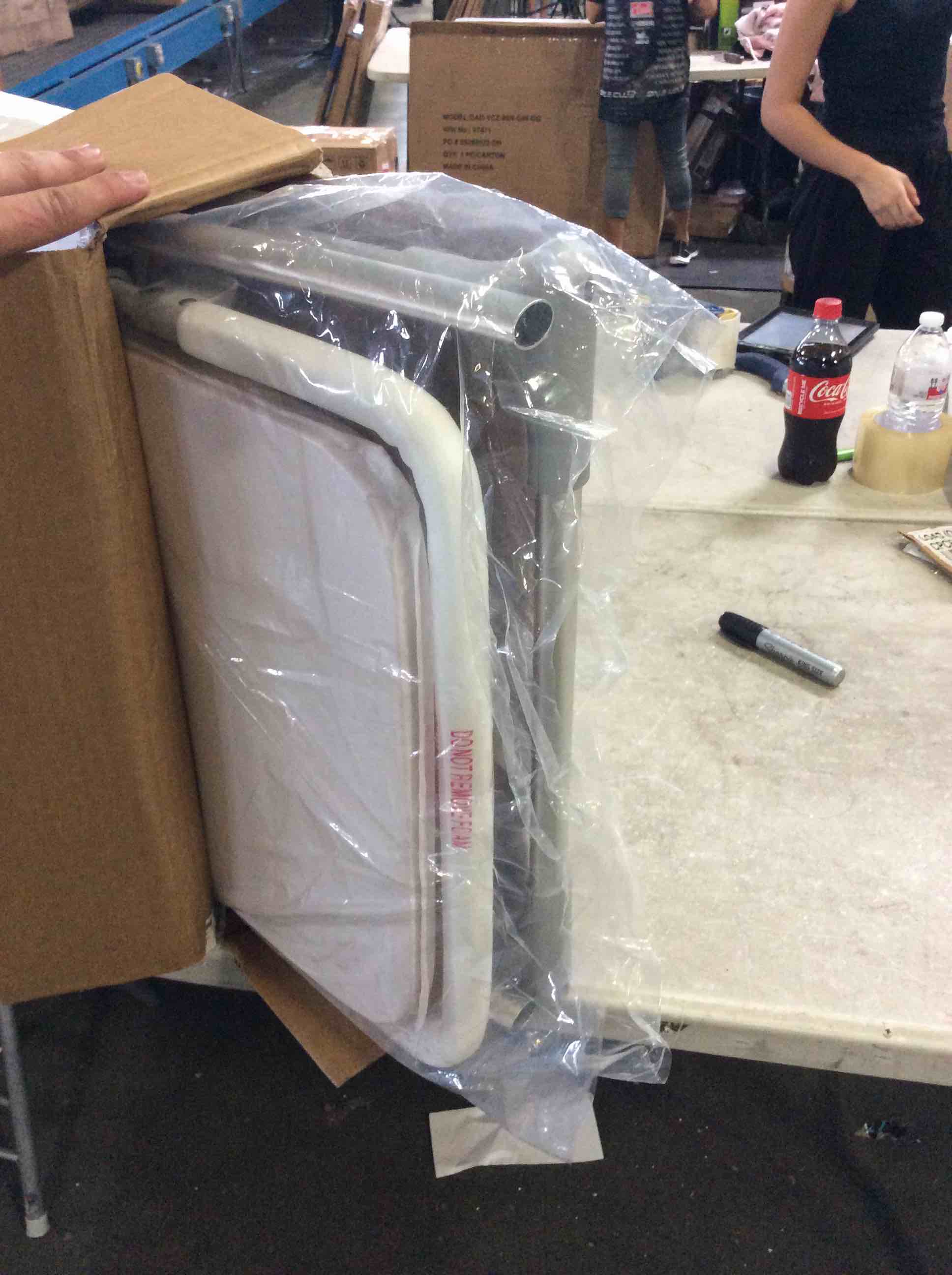 https://s3.amazonaws.com/lotting-images-prod/bidfta/RED5616480_1696434325691.jpeg