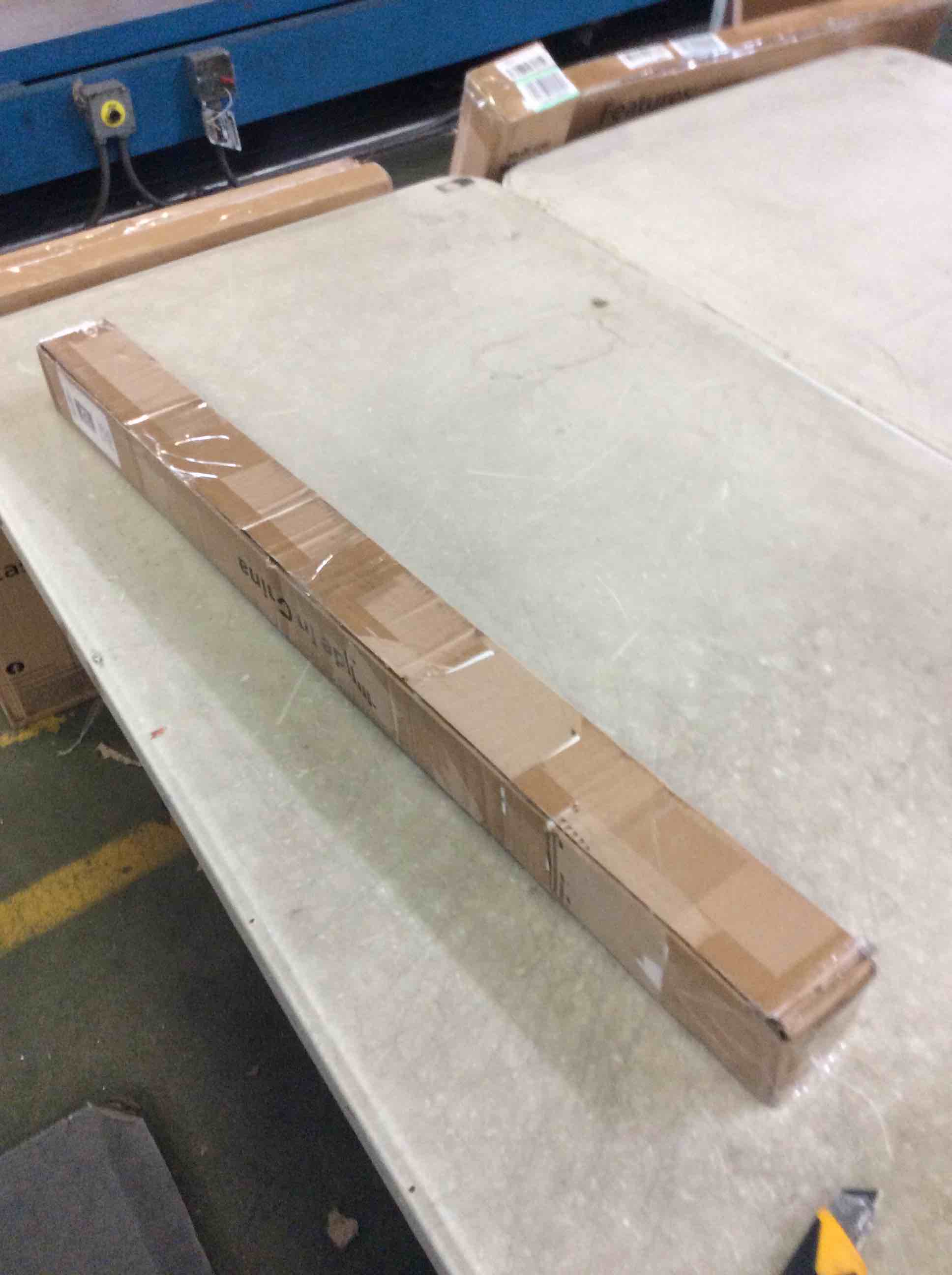 https://s3.amazonaws.com/lotting-images-prod/bidfta/RED5616519_1696447332202.jpeg