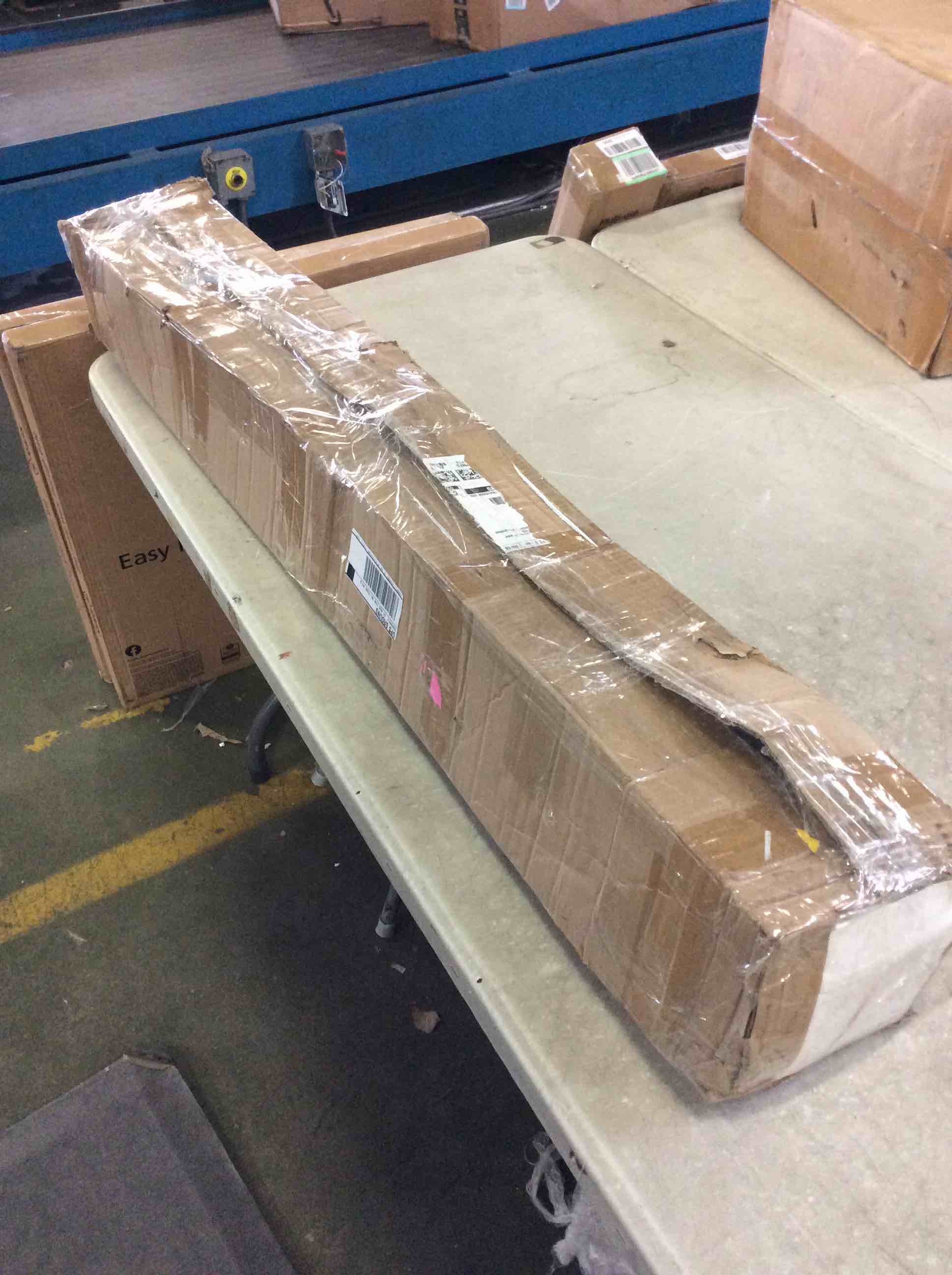 https://s3.amazonaws.com/lotting-images-prod/bidfta/RED5616521_1696448168880.jpeg