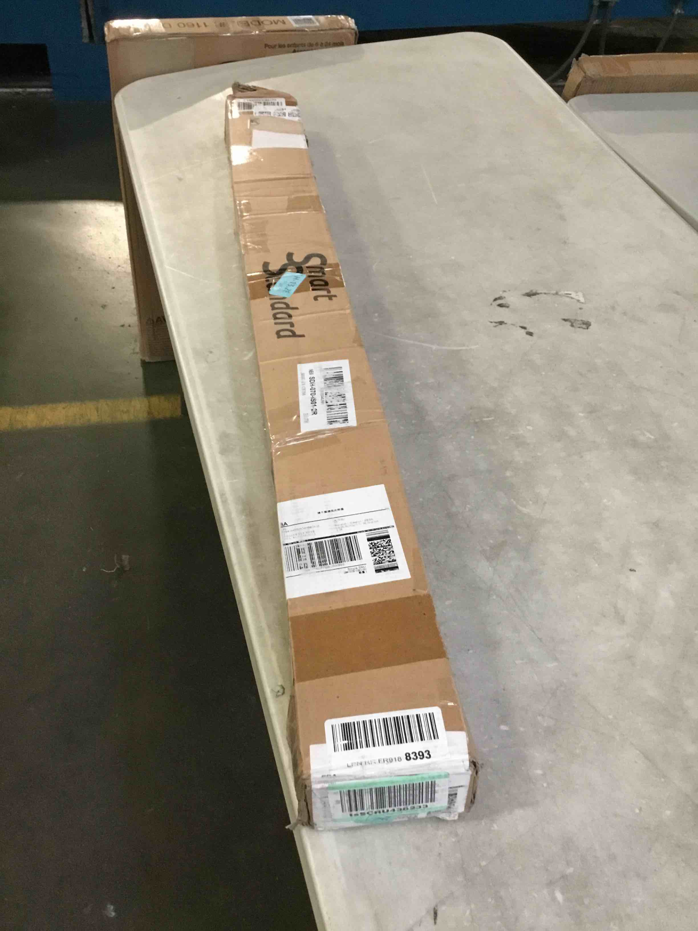 https://s3.amazonaws.com/lotting-images-prod/bidfta/RED5616709_1696596493390.jpeg