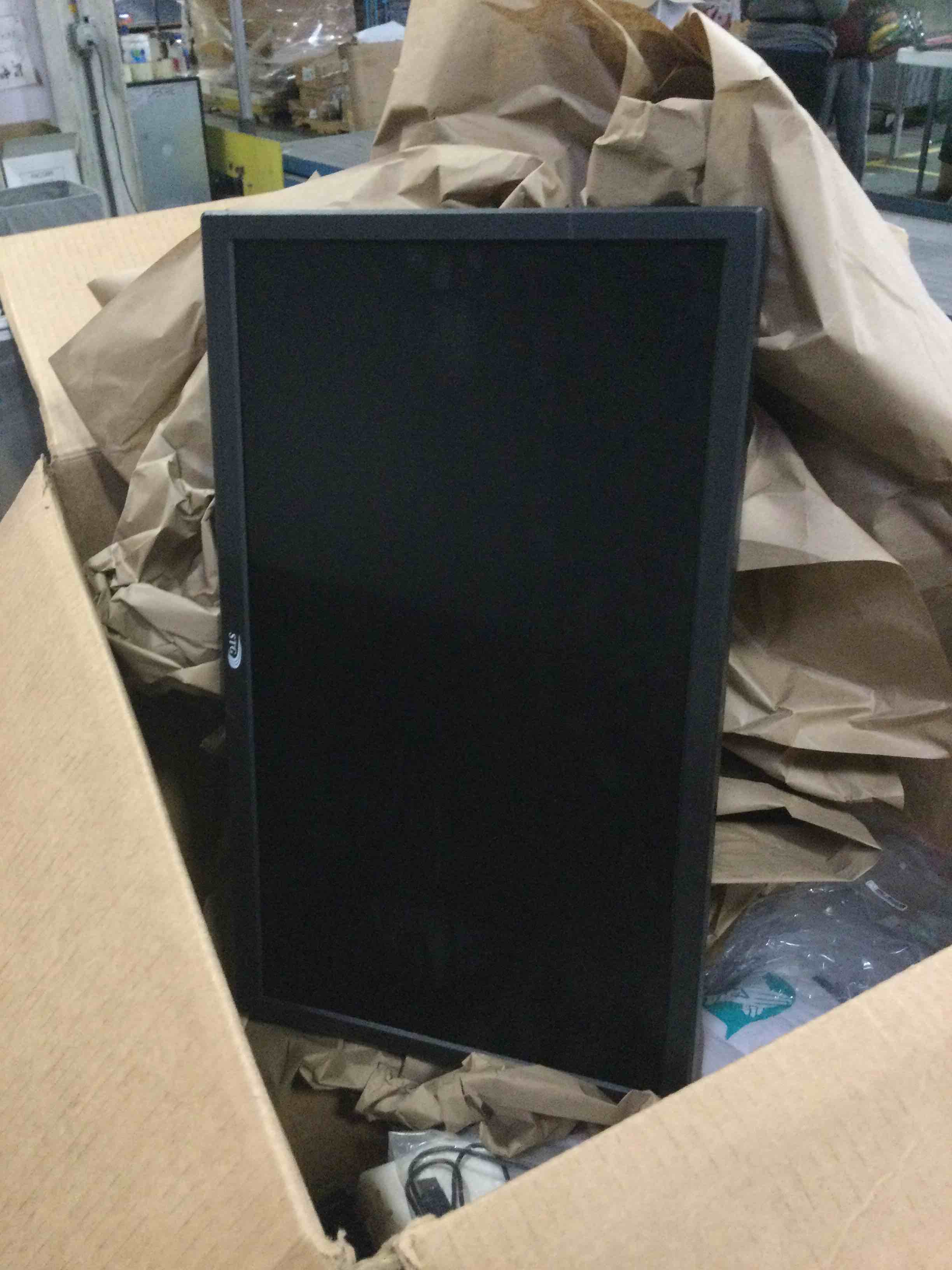 https://s3.amazonaws.com/lotting-images-prod/bidfta/RED5617588_1697470043466.jpeg