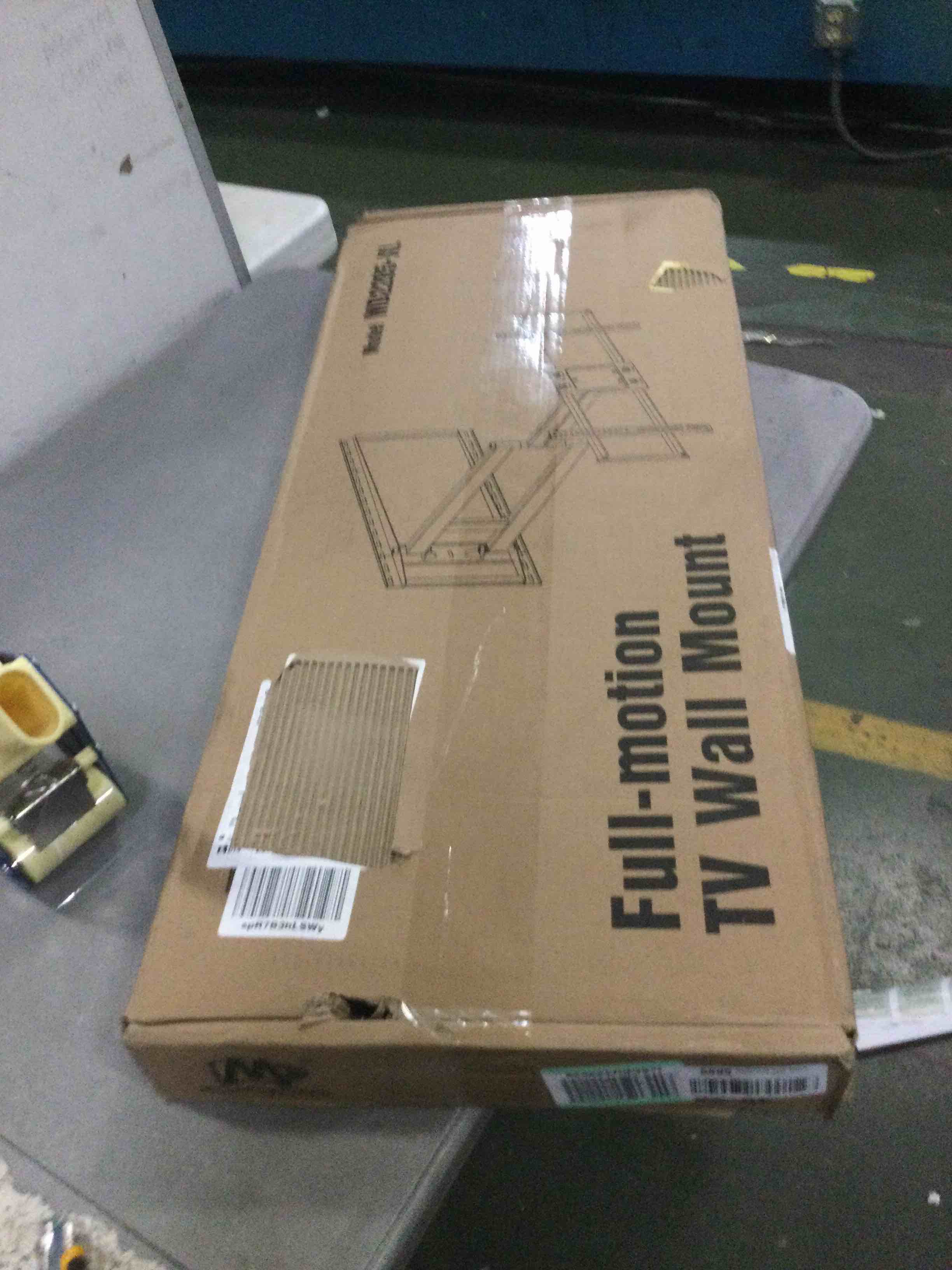 https://s3.amazonaws.com/lotting-images-prod/bidfta/RED5617596_1697471025065.jpeg
