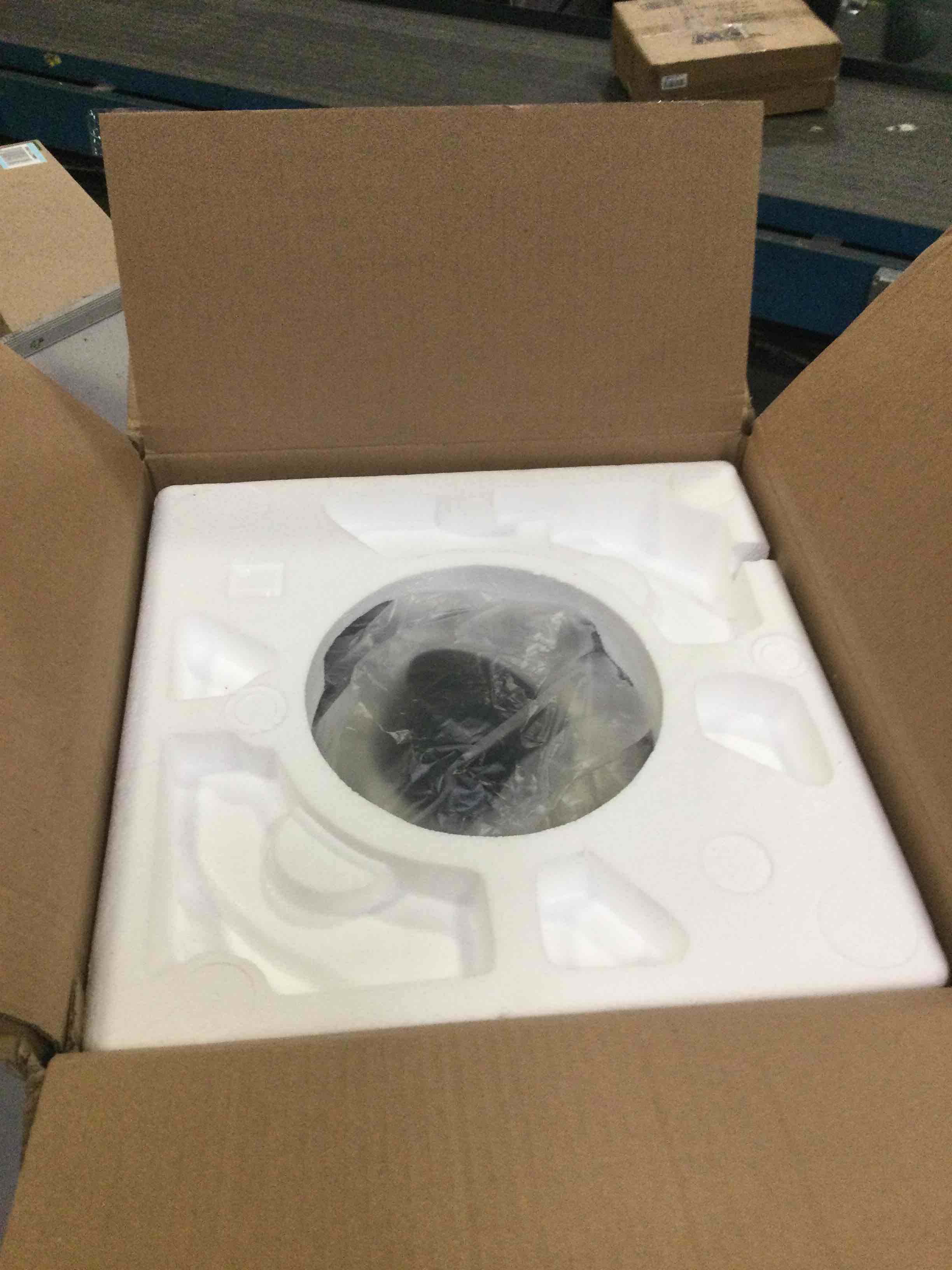 https://s3.amazonaws.com/lotting-images-prod/bidfta/RED5617597_1697471248191.jpeg