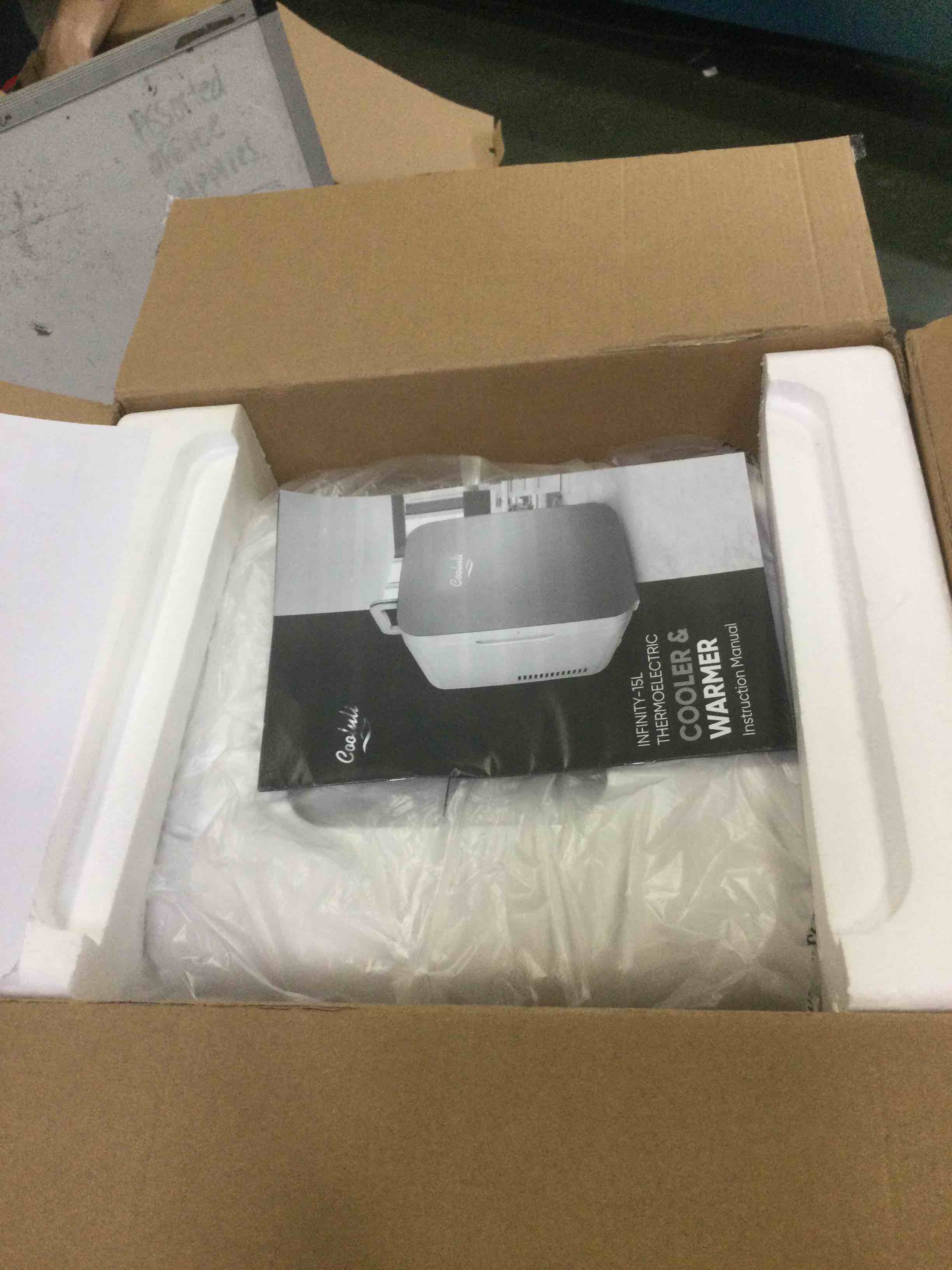 https://s3.amazonaws.com/lotting-images-prod/bidfta/RED5617602_1697472091838.jpeg