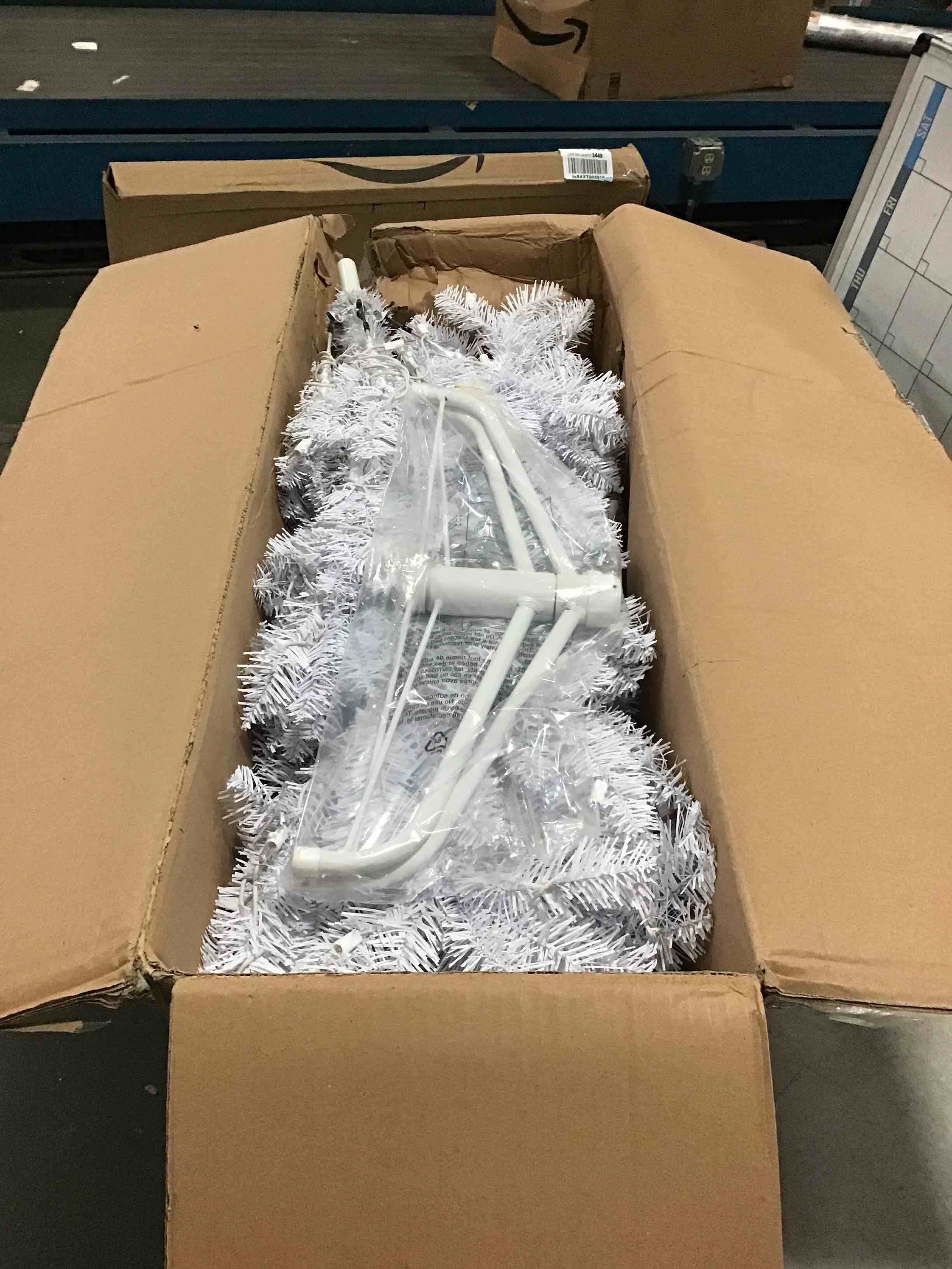 https://s3.amazonaws.com/lotting-images-prod/bidfta/RED5617698_1697545854253.jpeg