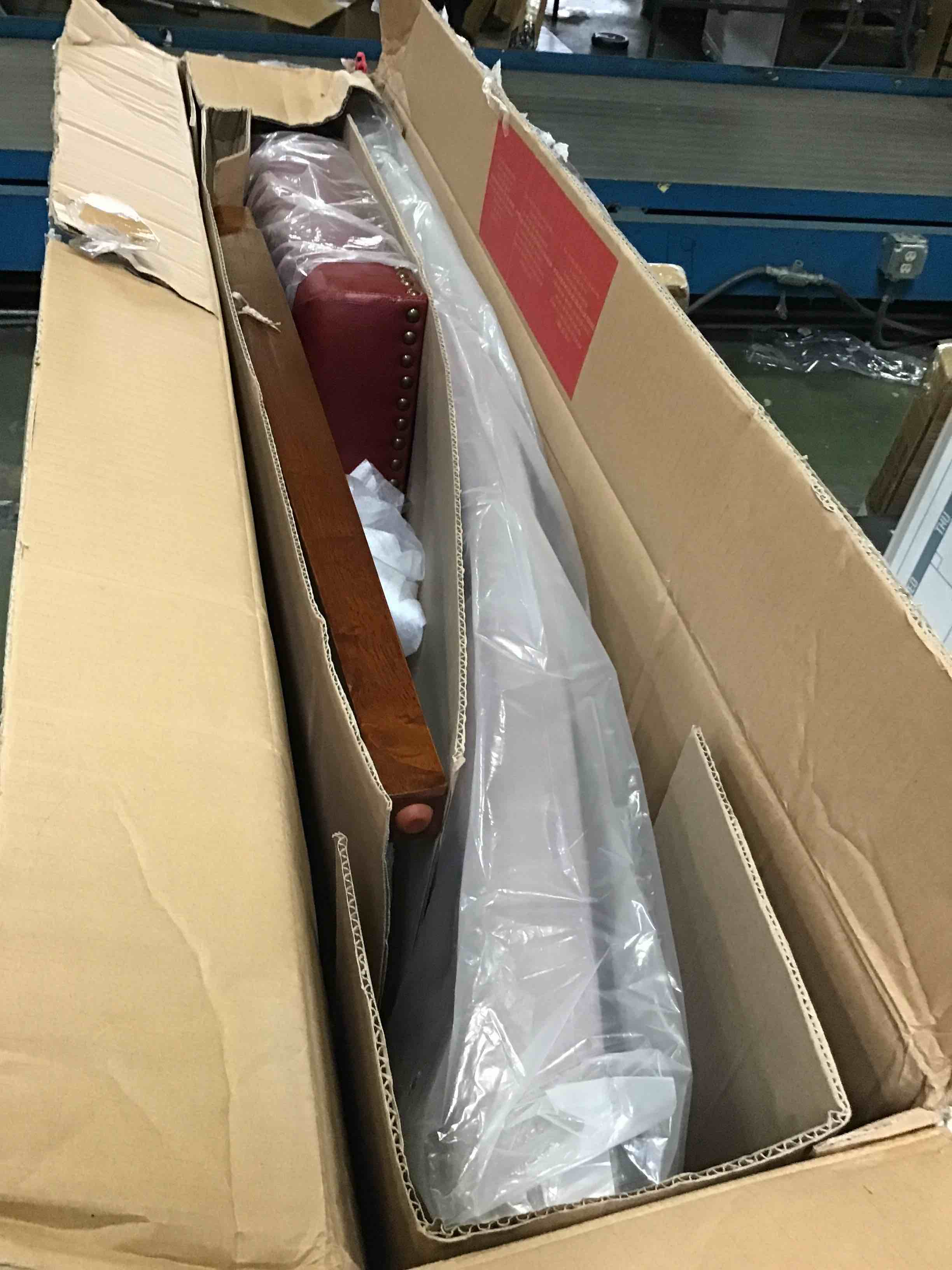 https://s3.amazonaws.com/lotting-images-prod/bidfta/RED5617765_1697566388886.jpeg