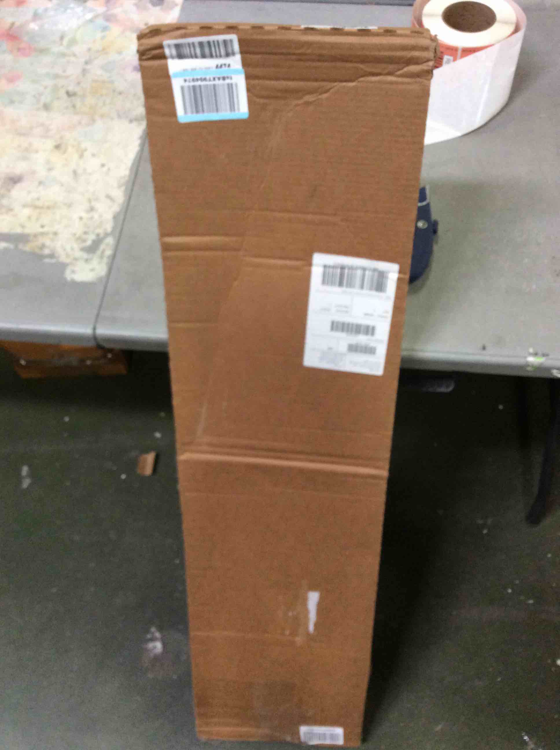 https://s3.amazonaws.com/lotting-images-prod/bidfta/RED5618085_1696962092862.jpeg