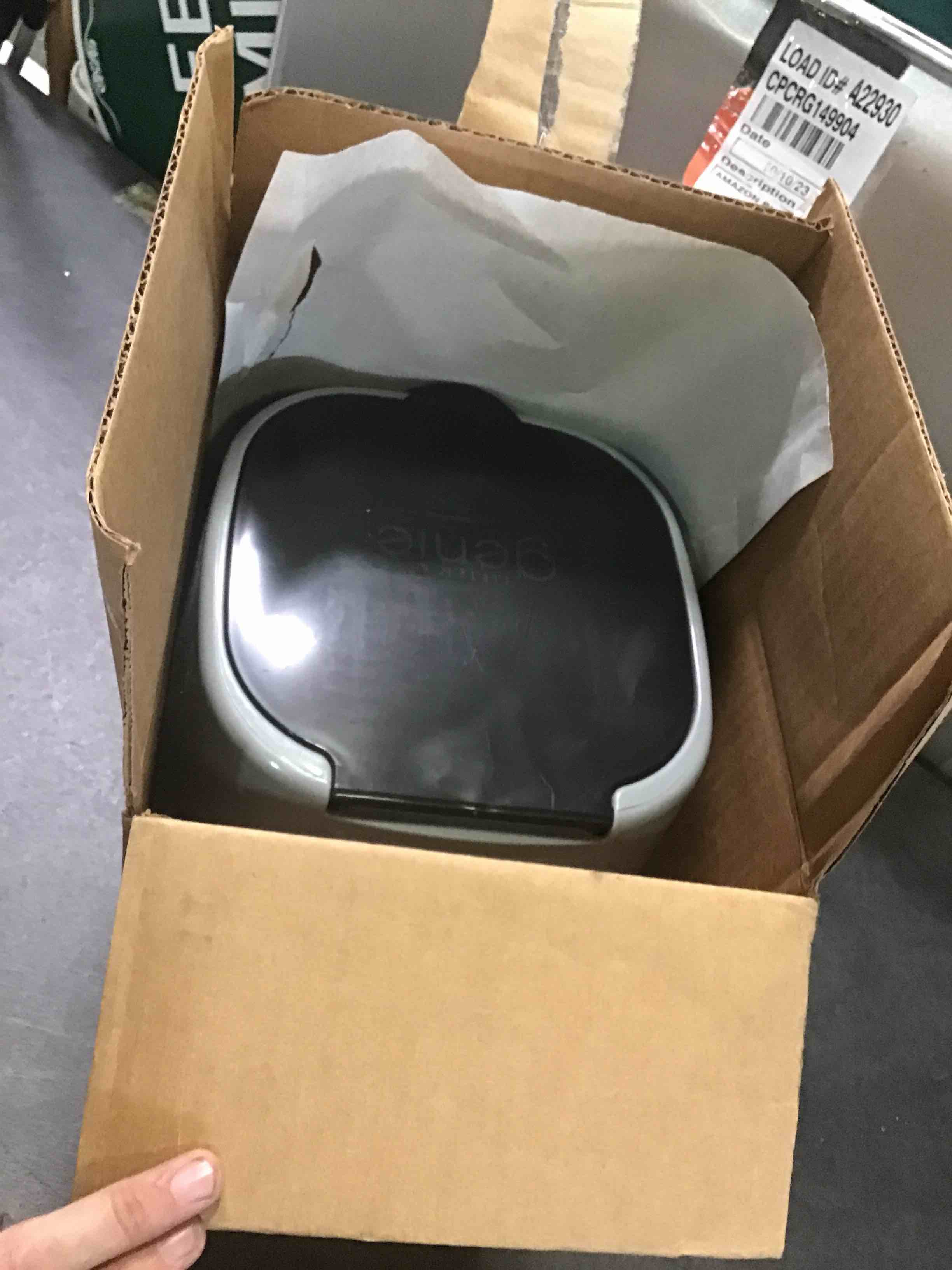 https://s3.amazonaws.com/lotting-images-prod/bidfta/RED5618503_1697136781642.jpeg