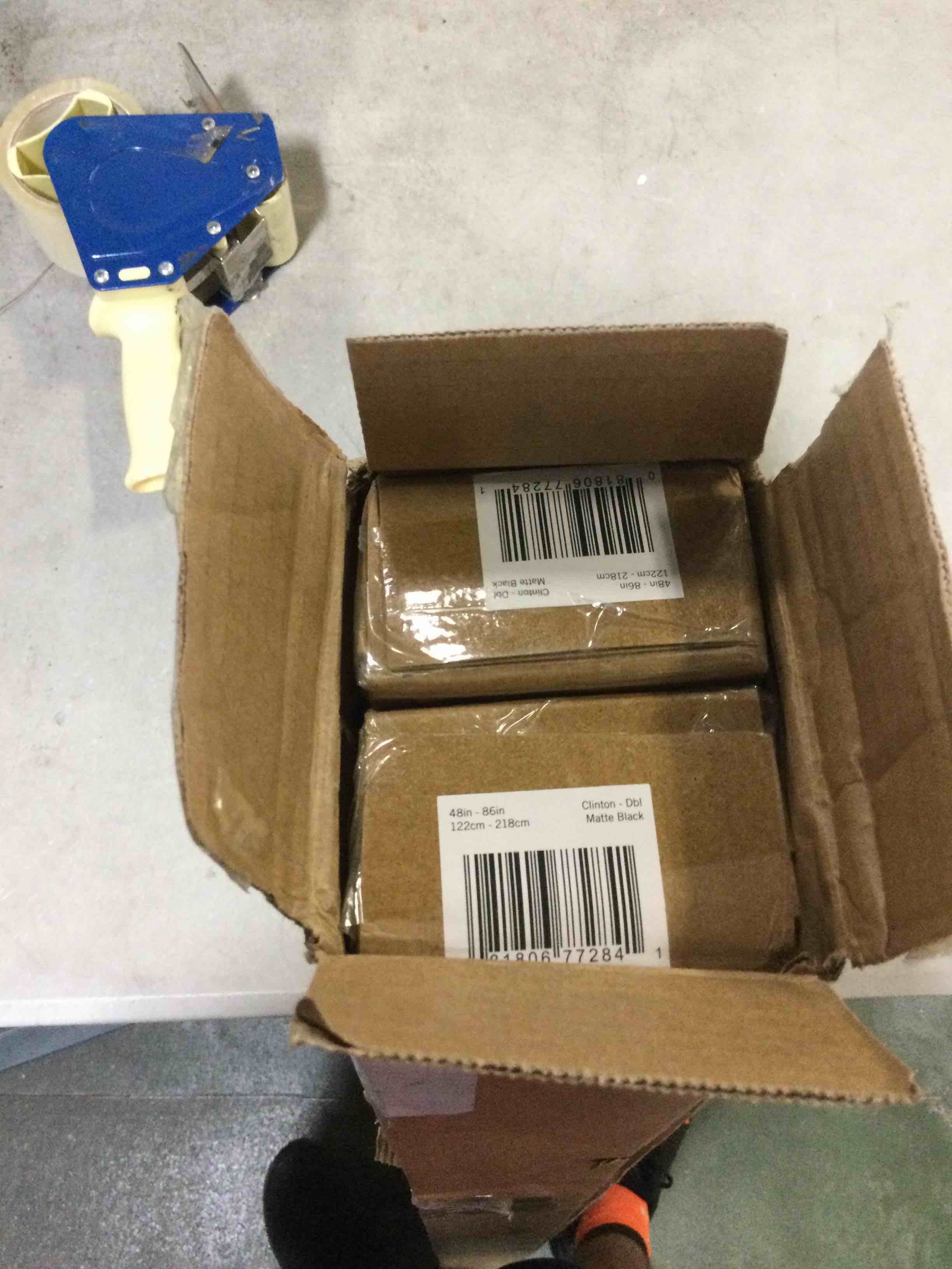 https://s3.amazonaws.com/lotting-images-prod/bidfta/RED5618675_1697468370677.jpeg