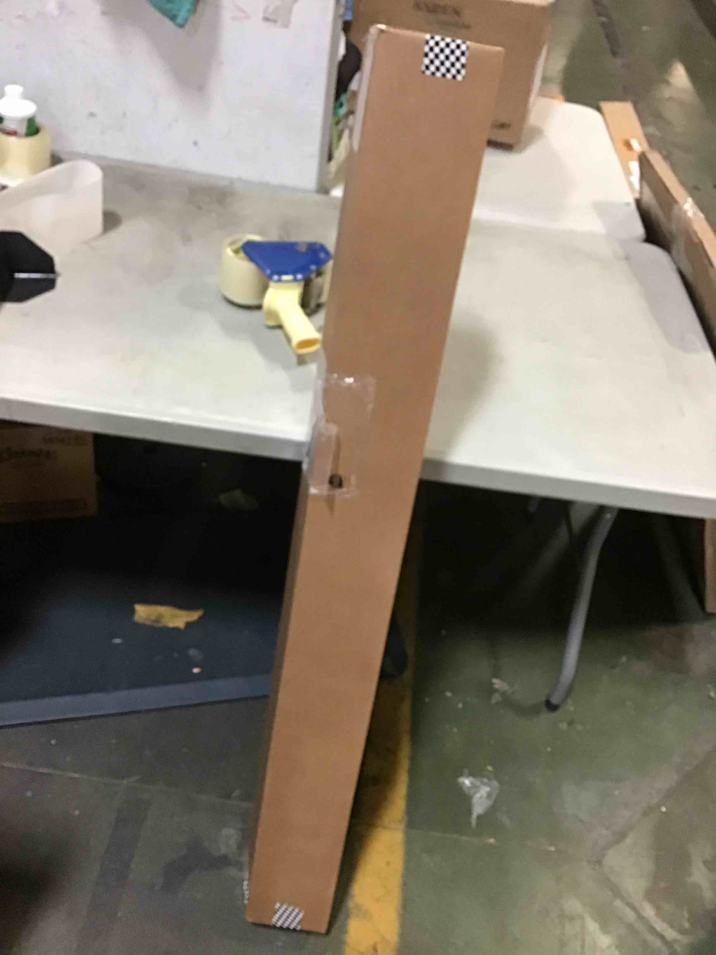 https://s3.amazonaws.com/lotting-images-prod/bidfta/RED5618687_1697470490451.jpeg