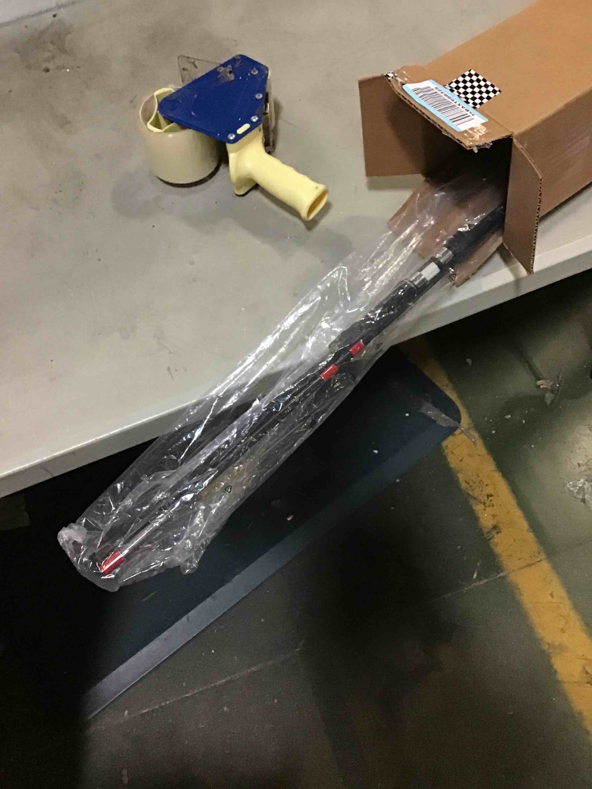 https://s3.amazonaws.com/lotting-images-prod/bidfta/RED5618687_1697470524315.jpeg