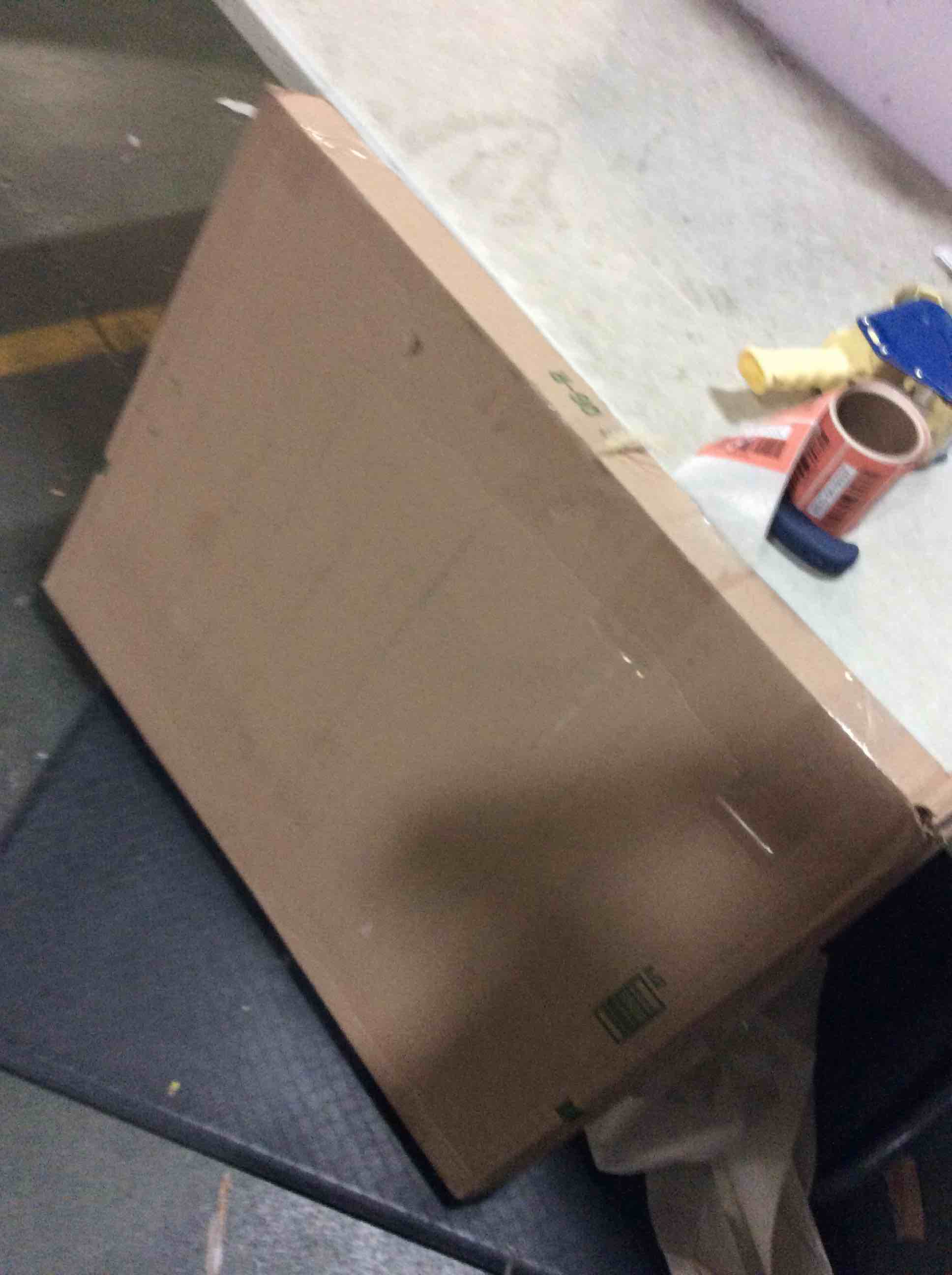 https://s3.amazonaws.com/lotting-images-prod/bidfta/RED5619332_1697744749451.jpeg