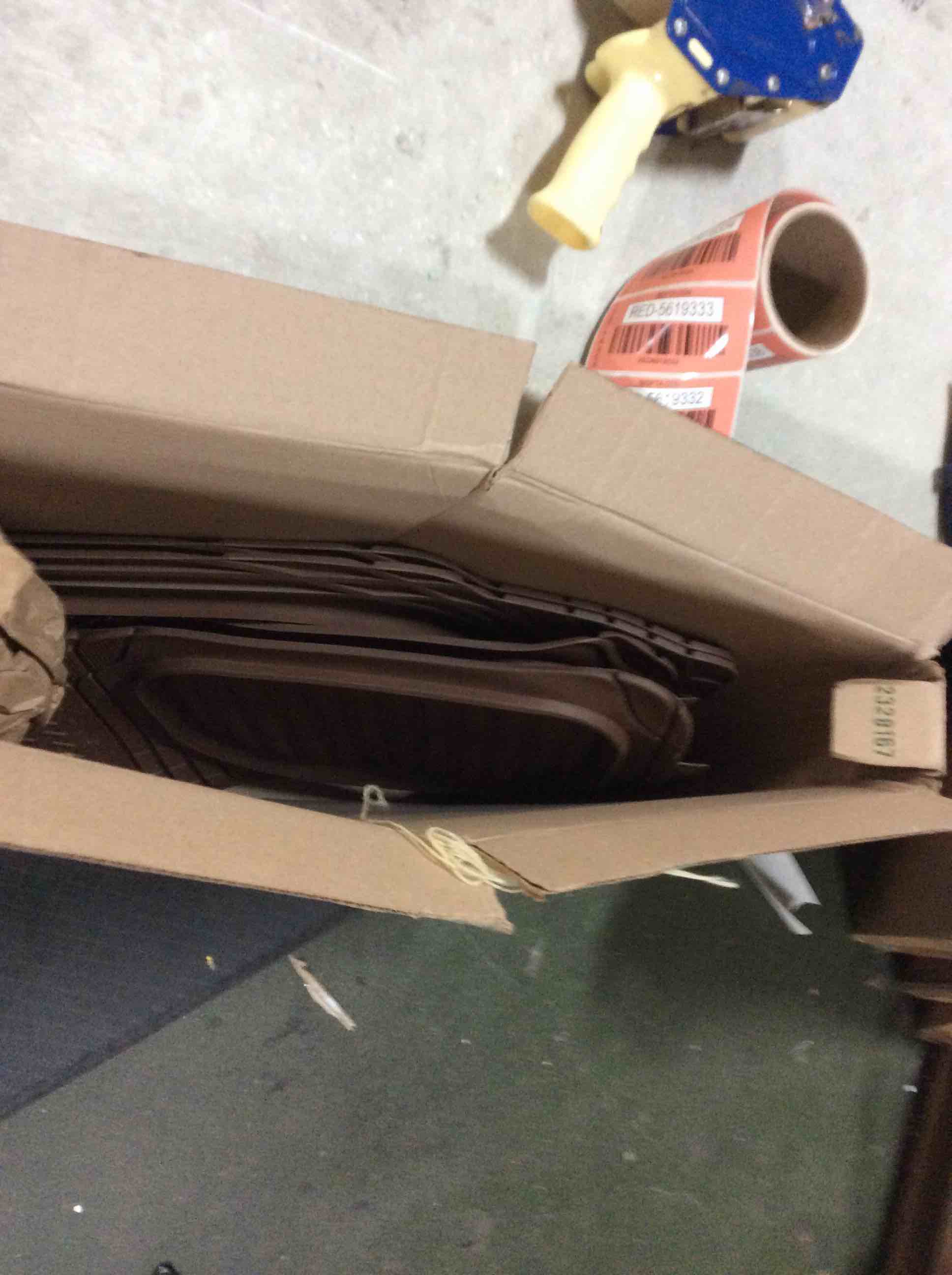 https://s3.amazonaws.com/lotting-images-prod/bidfta/RED5619332_1697744770361.jpeg