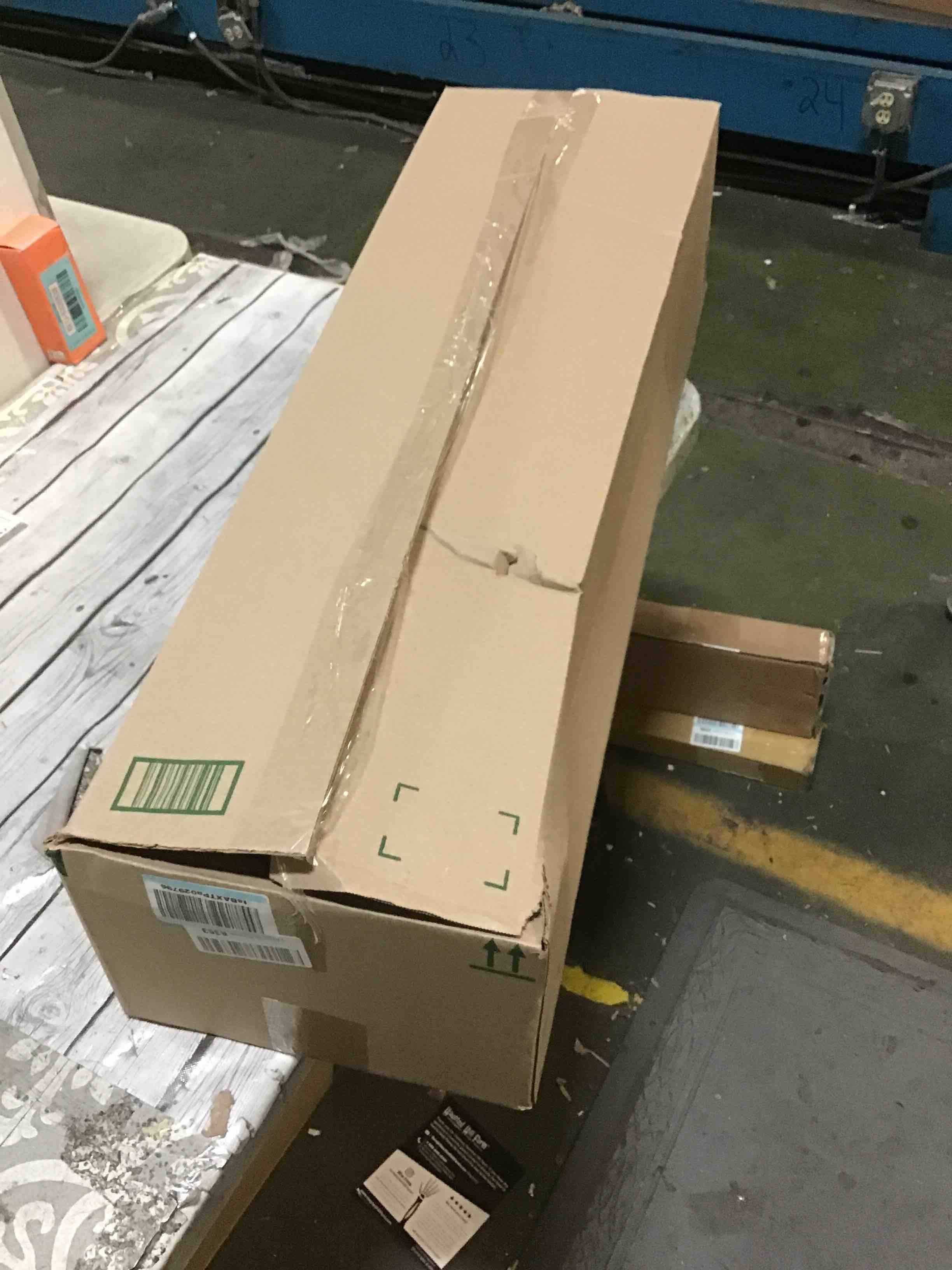 https://s3.amazonaws.com/lotting-images-prod/bidfta/RED5619370_1697806129330.jpeg