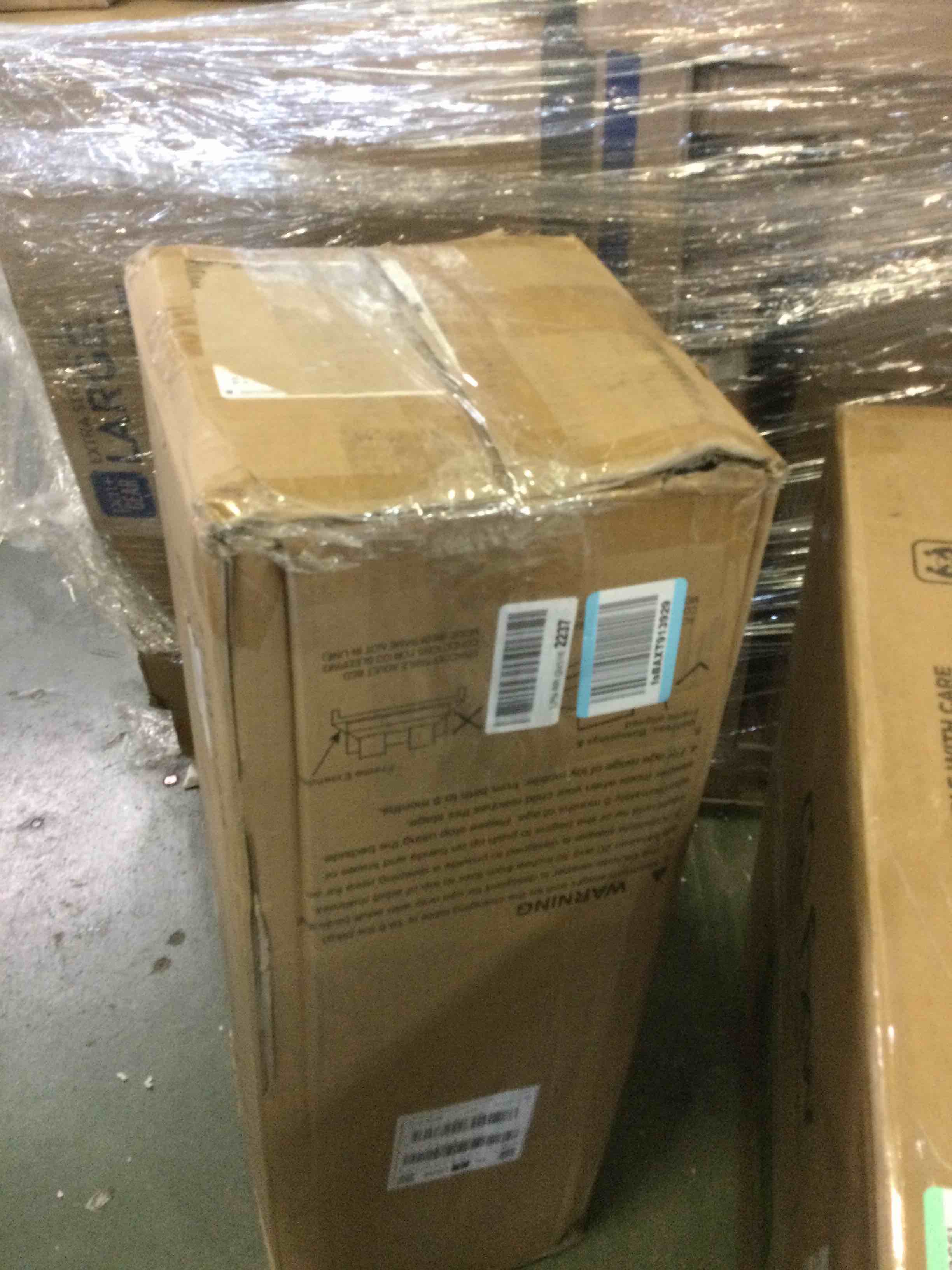 https://s3.amazonaws.com/lotting-images-prod/bidfta/RED5619506_1696858019040.jpeg