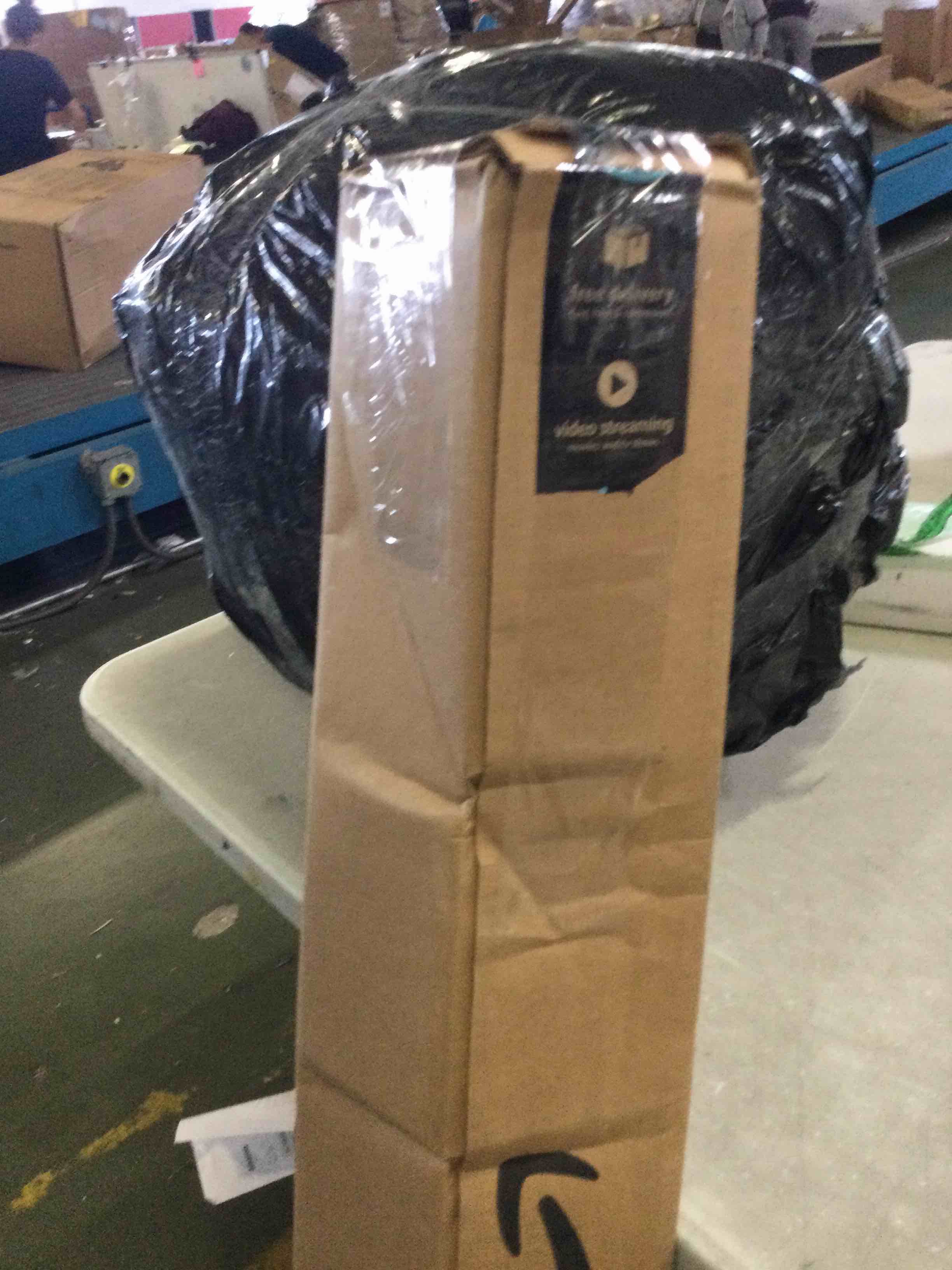 https://s3.amazonaws.com/lotting-images-prod/bidfta/RED5619565_1696865623768.jpeg