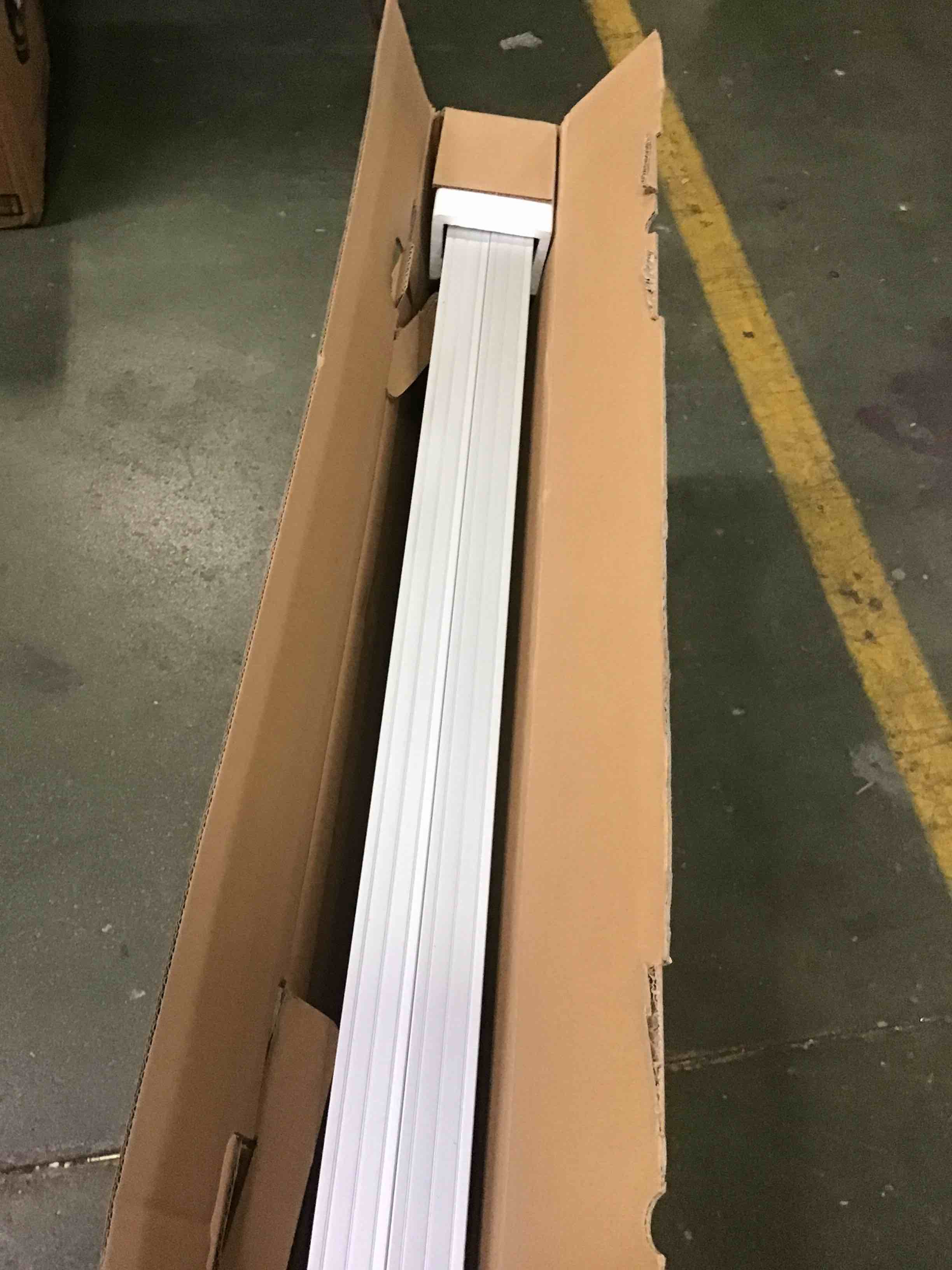 https://s3.amazonaws.com/lotting-images-prod/bidfta/RED5620525_1697299453900.jpeg