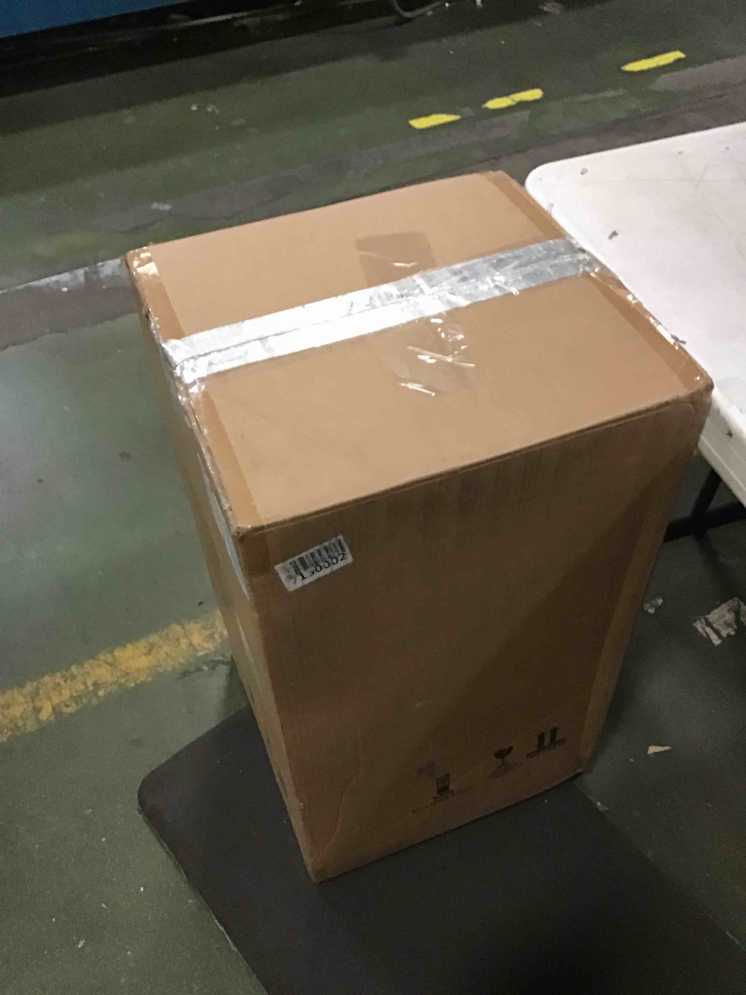 https://s3.amazonaws.com/lotting-images-prod/bidfta/RED5622805_1696597388017.jpeg