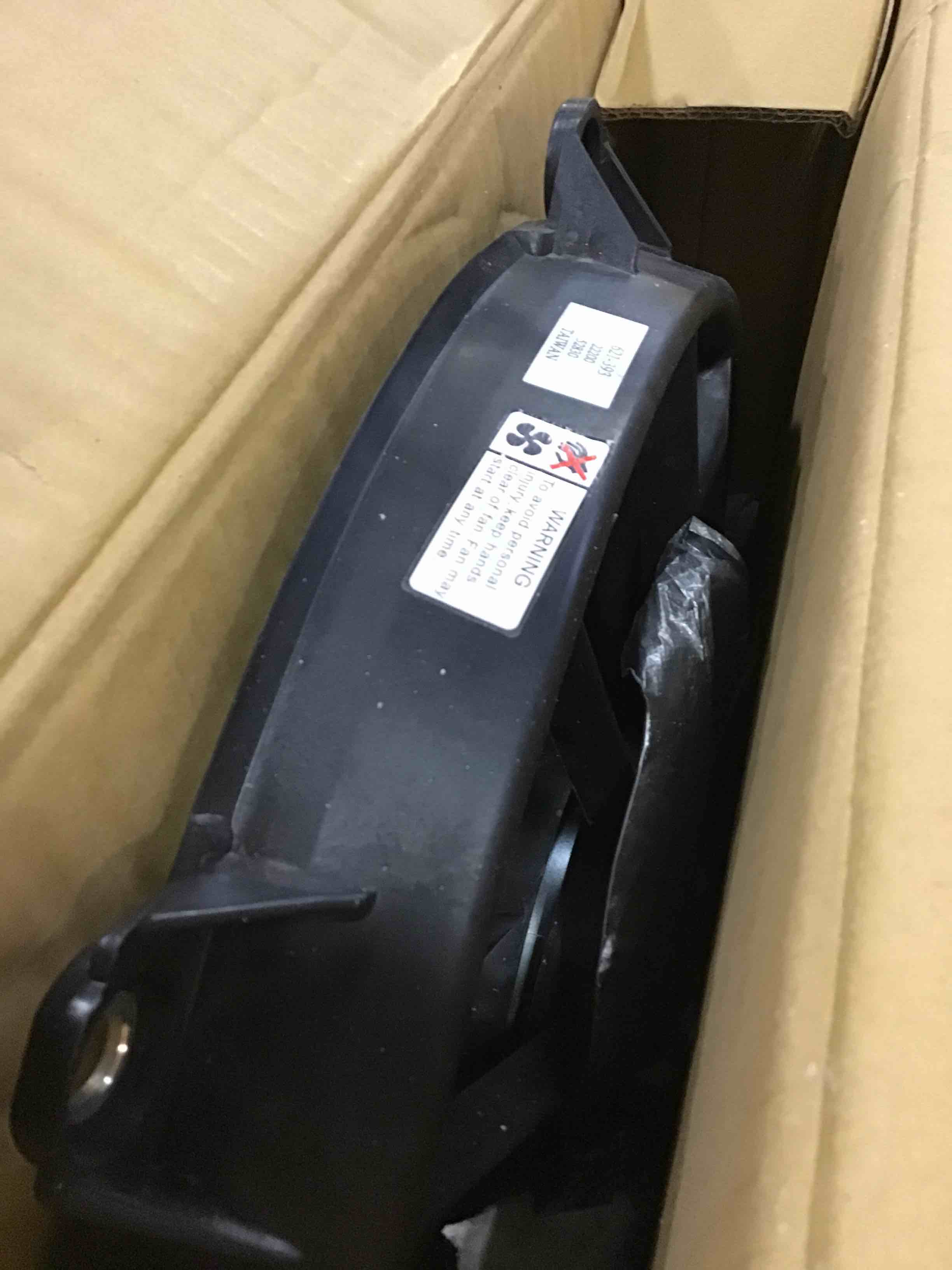 https://s3.amazonaws.com/lotting-images-prod/bidfta/RED5622806_1696597553473.jpeg