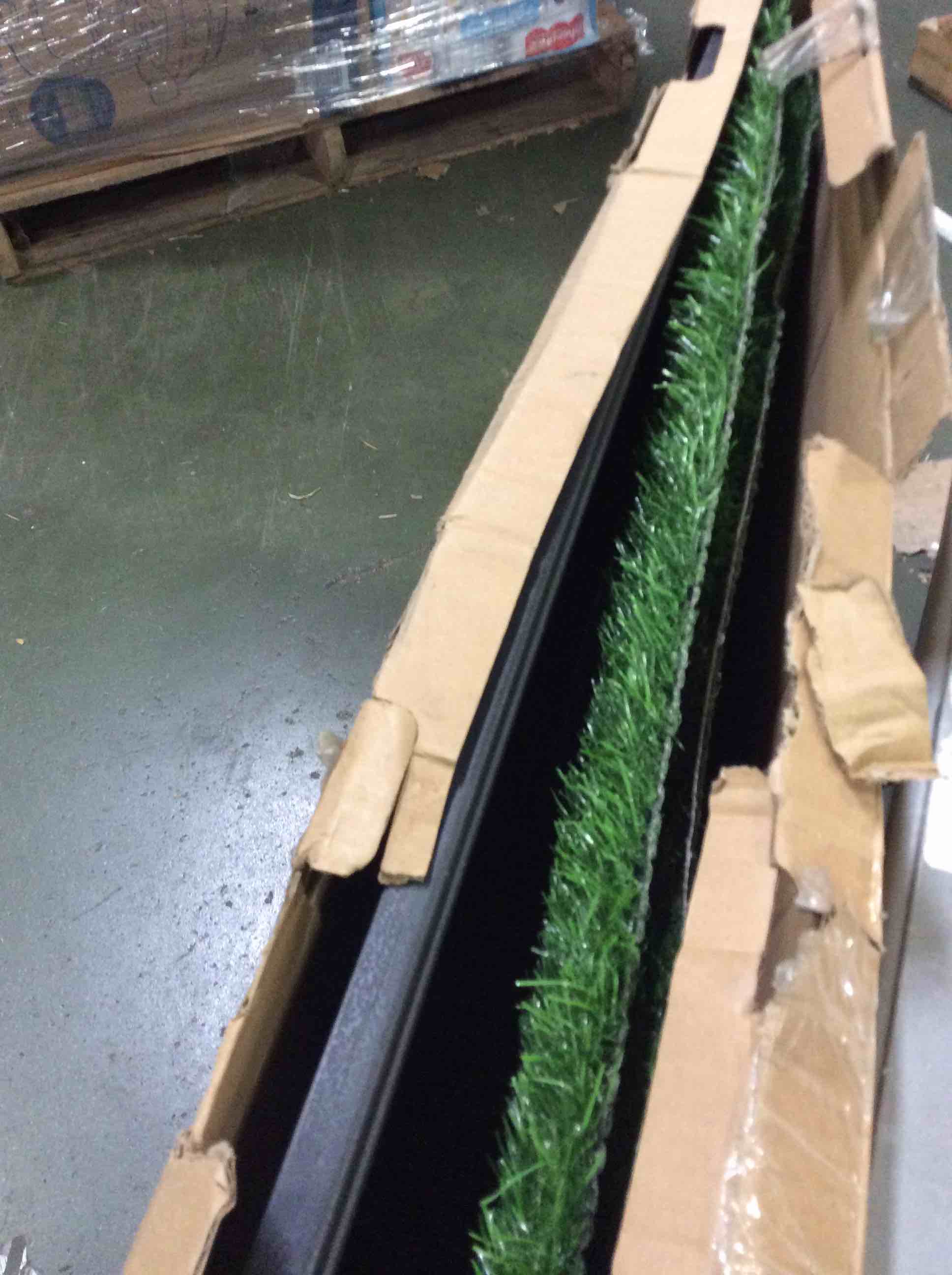 https://s3.amazonaws.com/lotting-images-prod/bidfta/RED5622980_1696861175526.jpeg