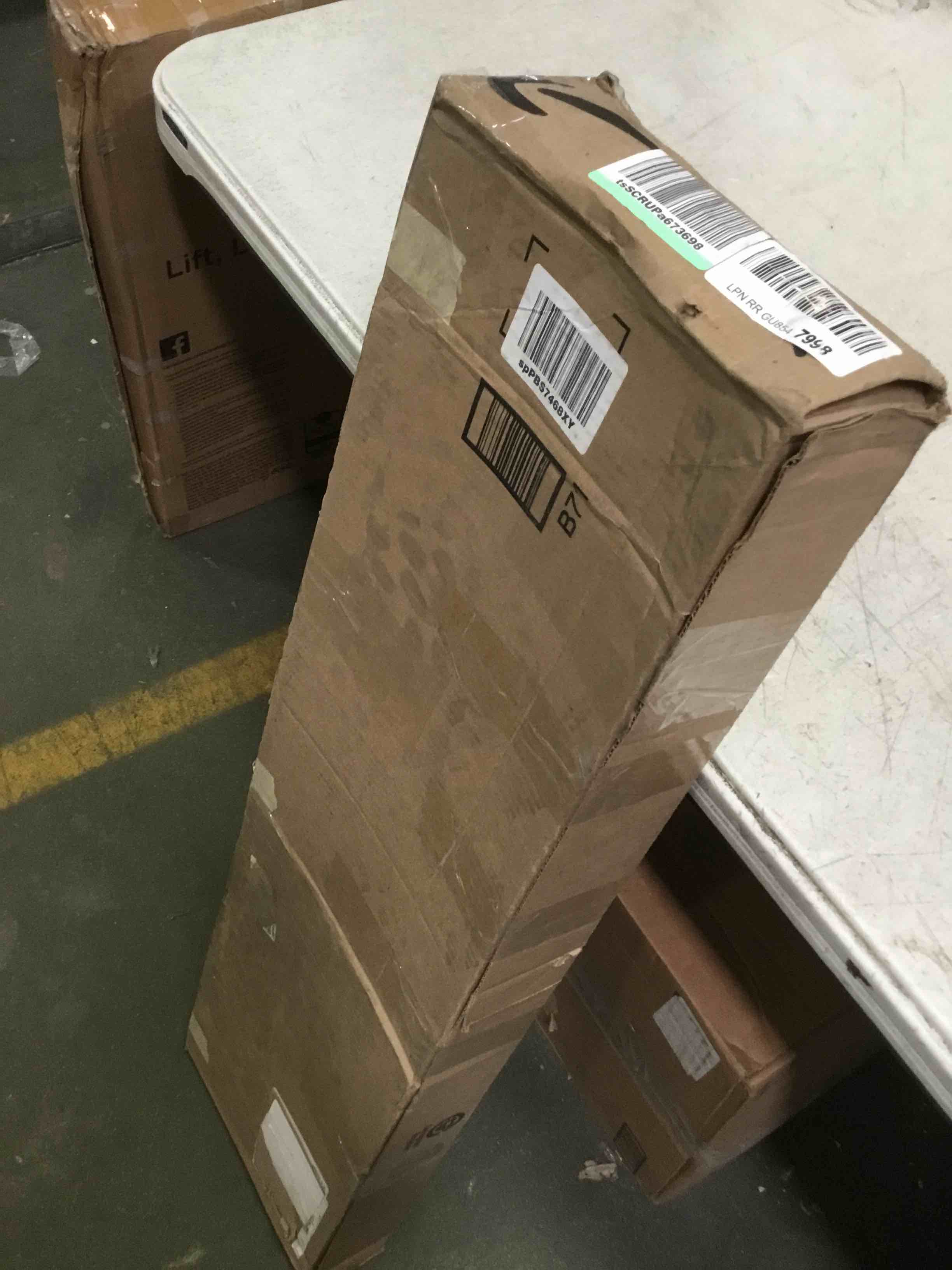 https://s3.amazonaws.com/lotting-images-prod/bidfta/RED5623246_1696967317530.jpeg
