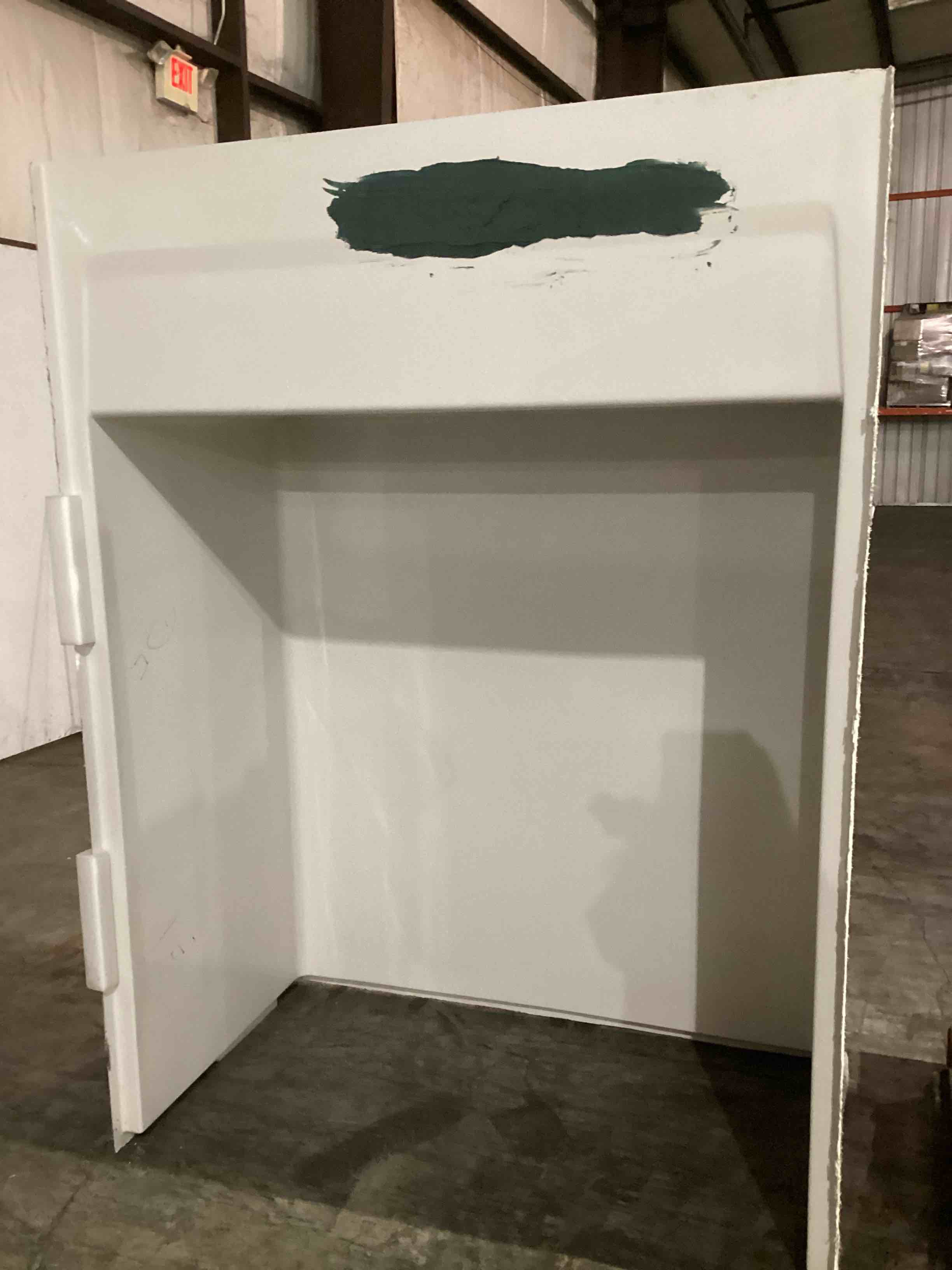 Bathtub with Surround 5 ft. x 32 in. x 82 in. 