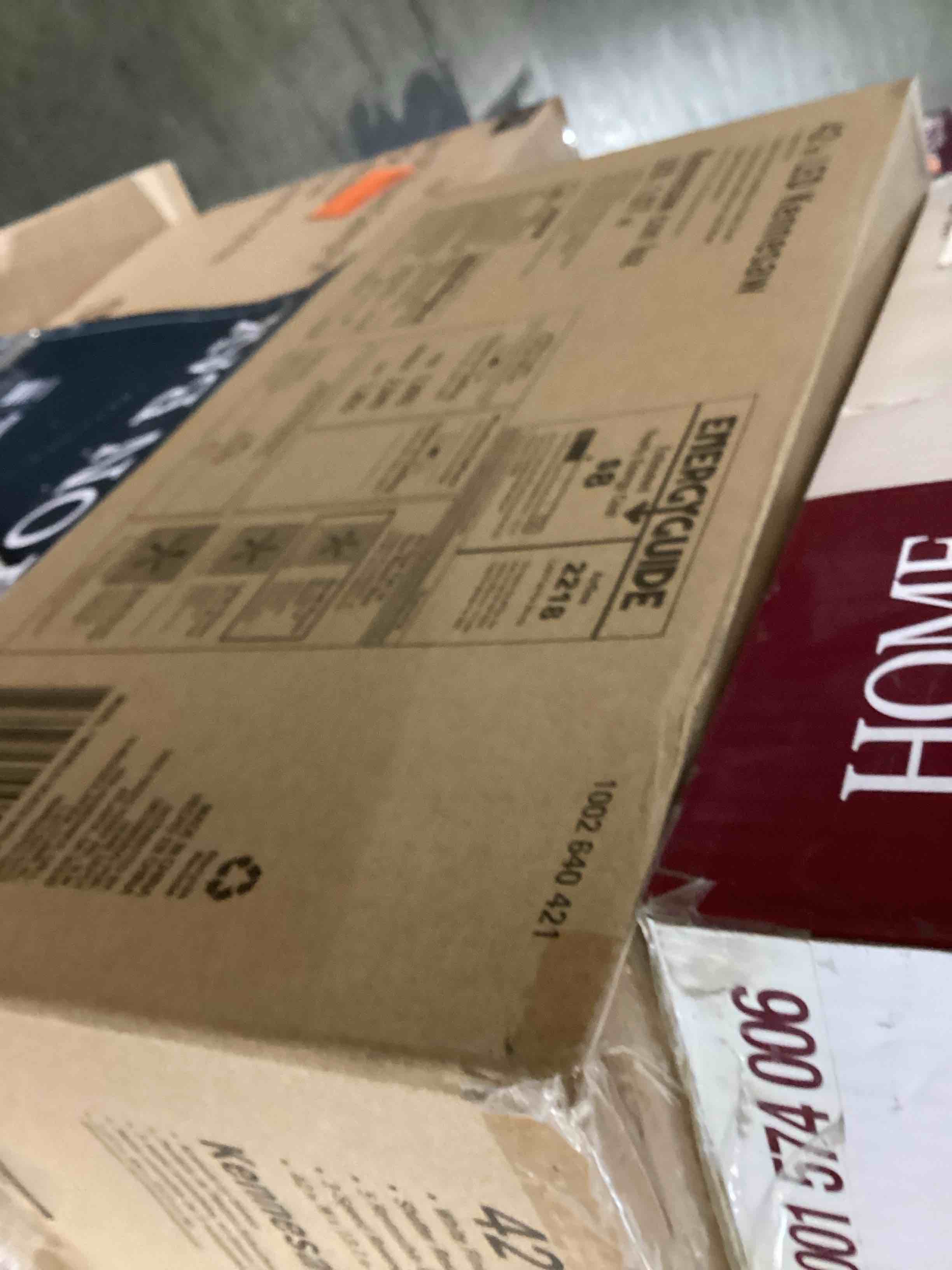 https://s3.amazonaws.com/lotting-images-prod/bidfta/RED5624538_1706033312230.jpeg