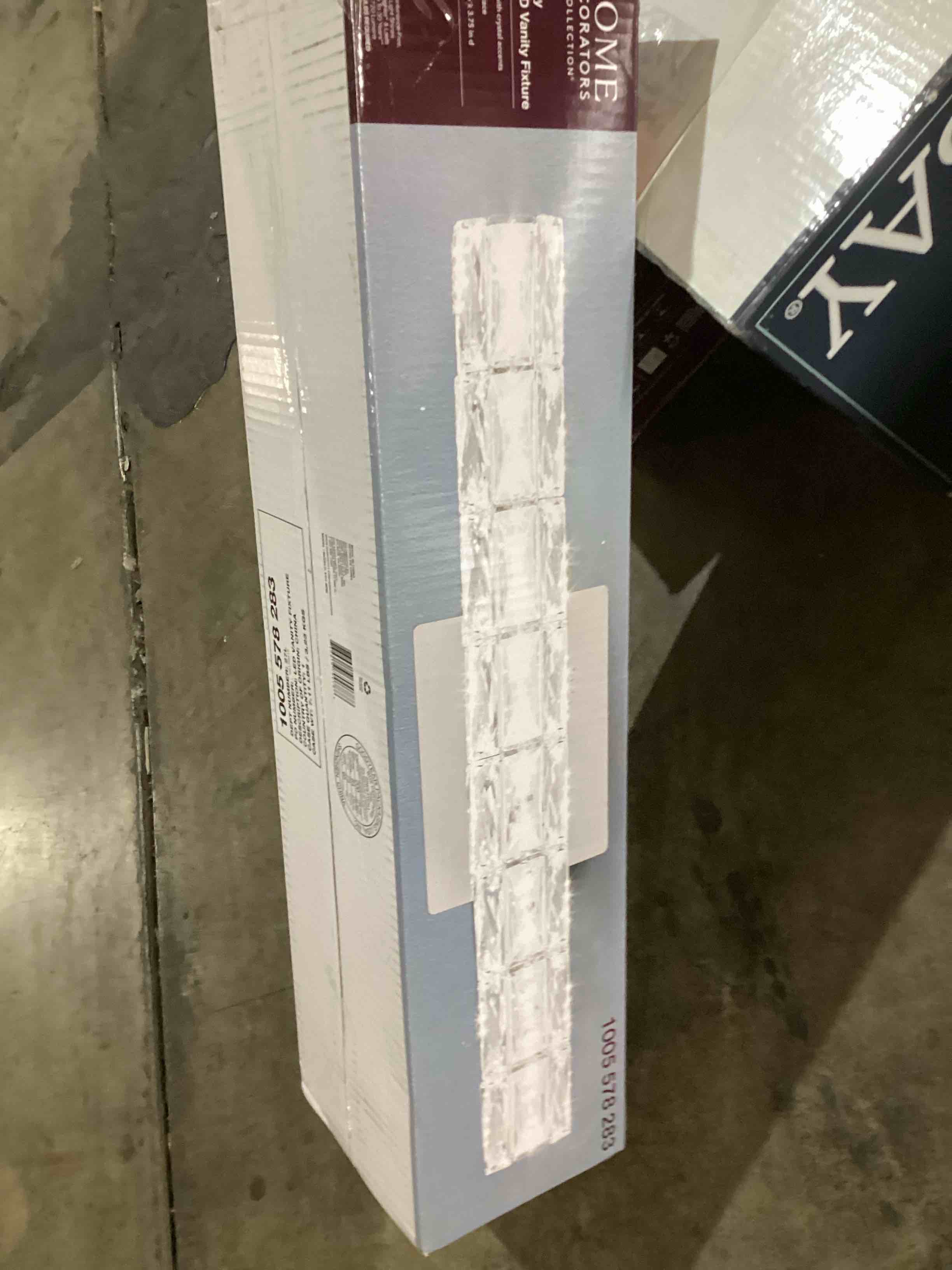 https://s3.amazonaws.com/lotting-images-prod/bidfta/RED5624828_1706126563380.jpeg