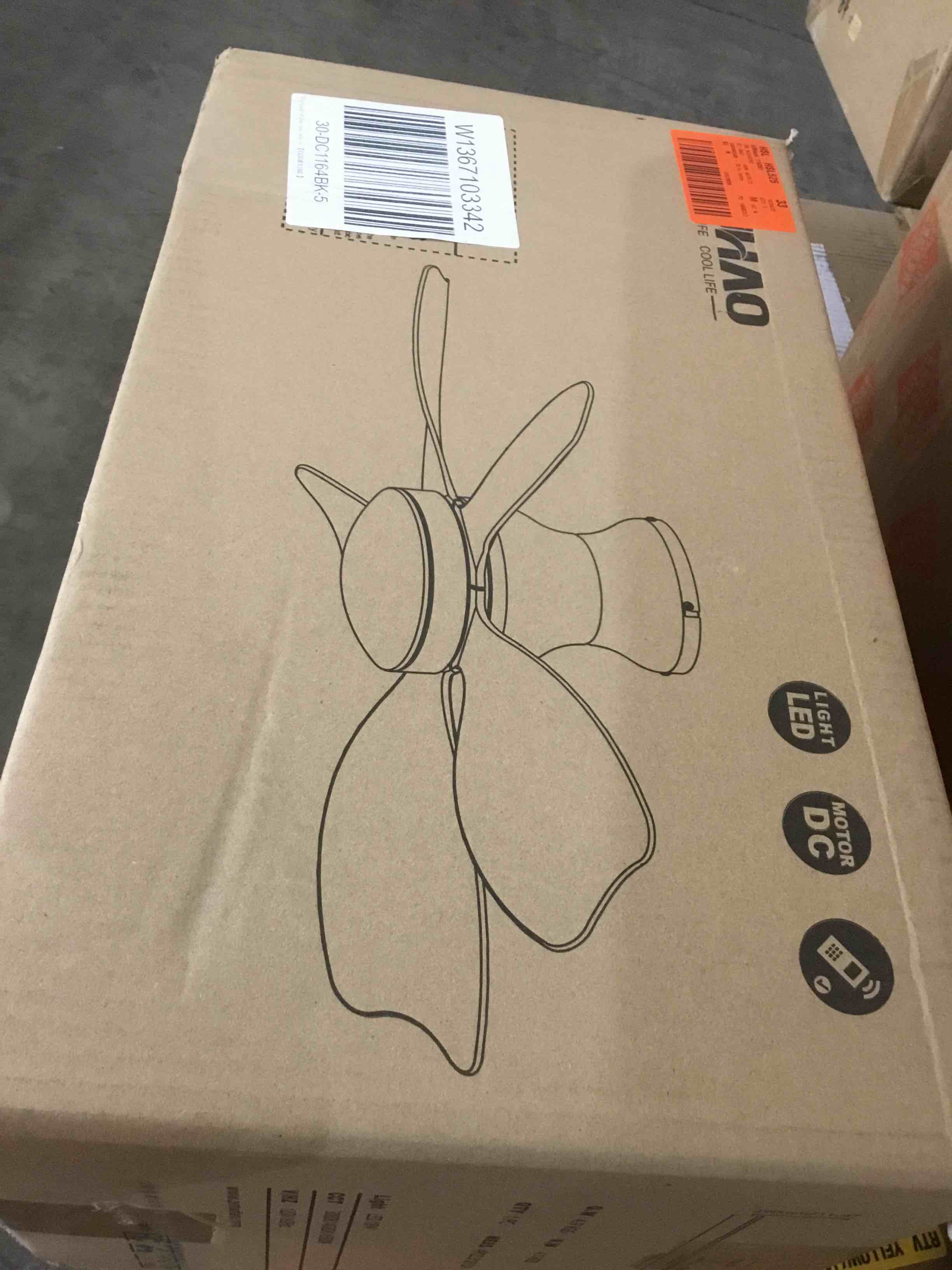 https://s3.amazonaws.com/lotting-images-prod/bidfta/RED5625455_1699472215149.jpeg