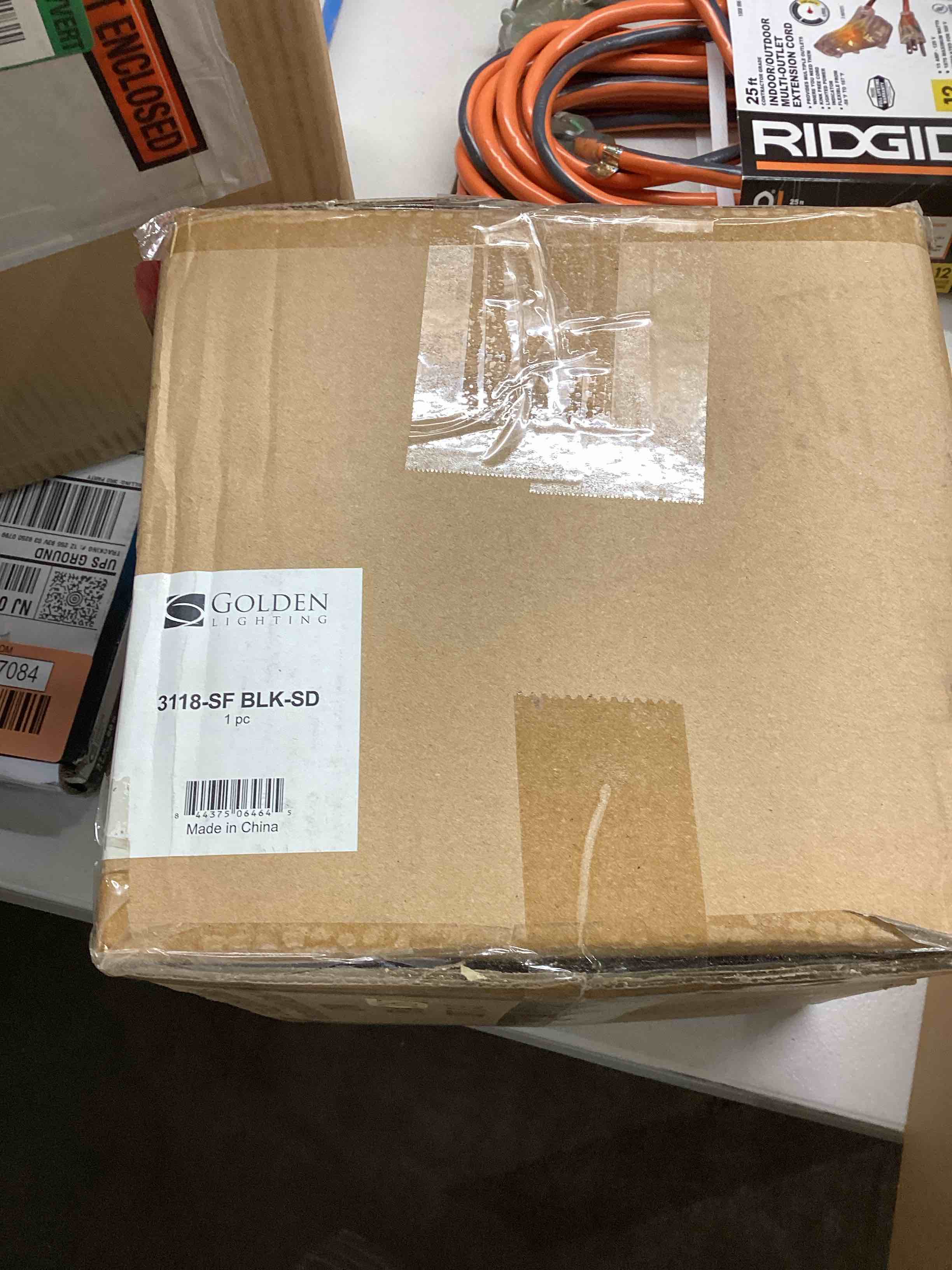https://s3.amazonaws.com/lotting-images-prod/bidfta/RED5627081_1706554240350.jpeg