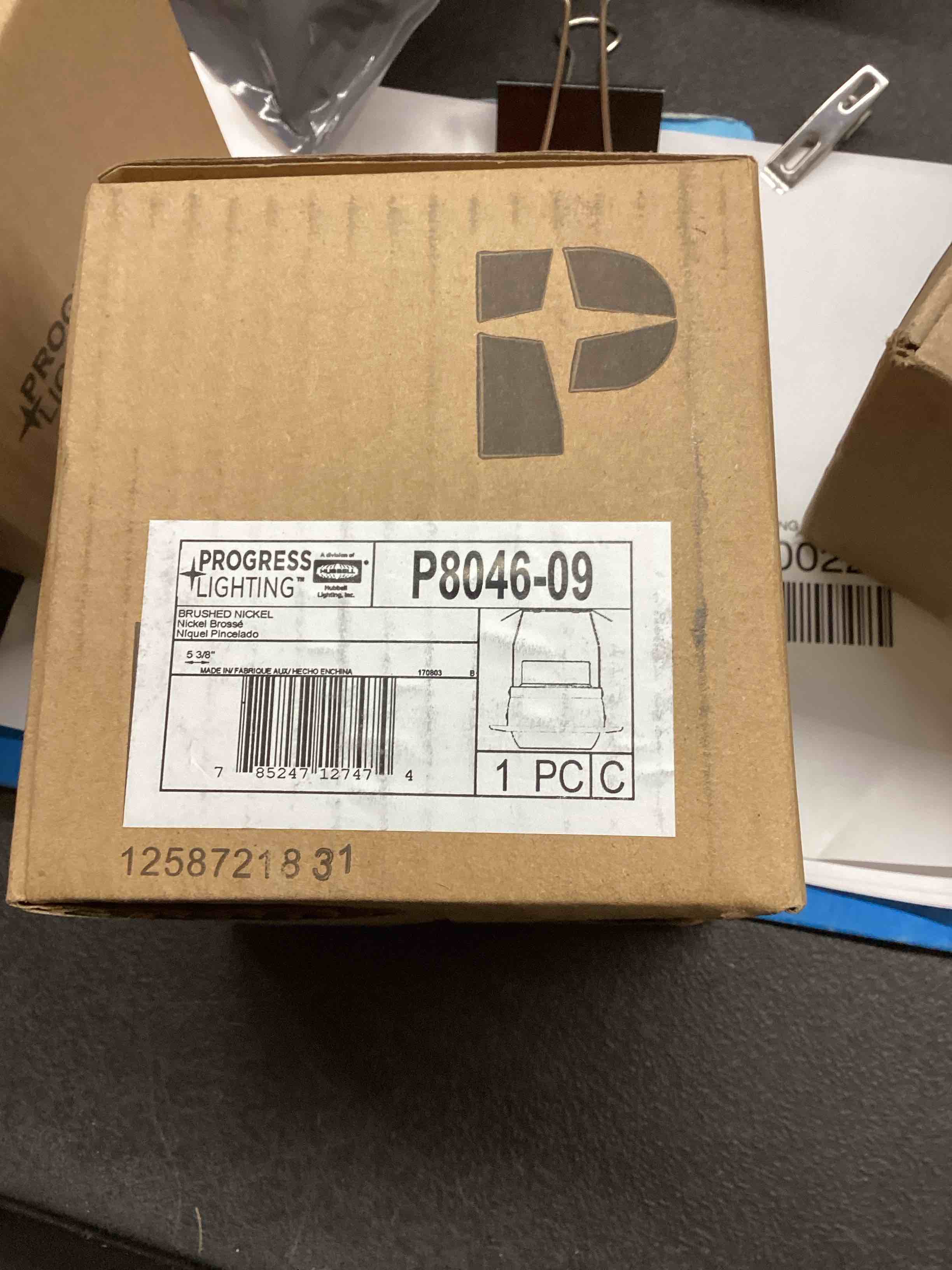 https://s3.amazonaws.com/lotting-images-prod/bidfta/RED5627887_1707407588535.jpeg